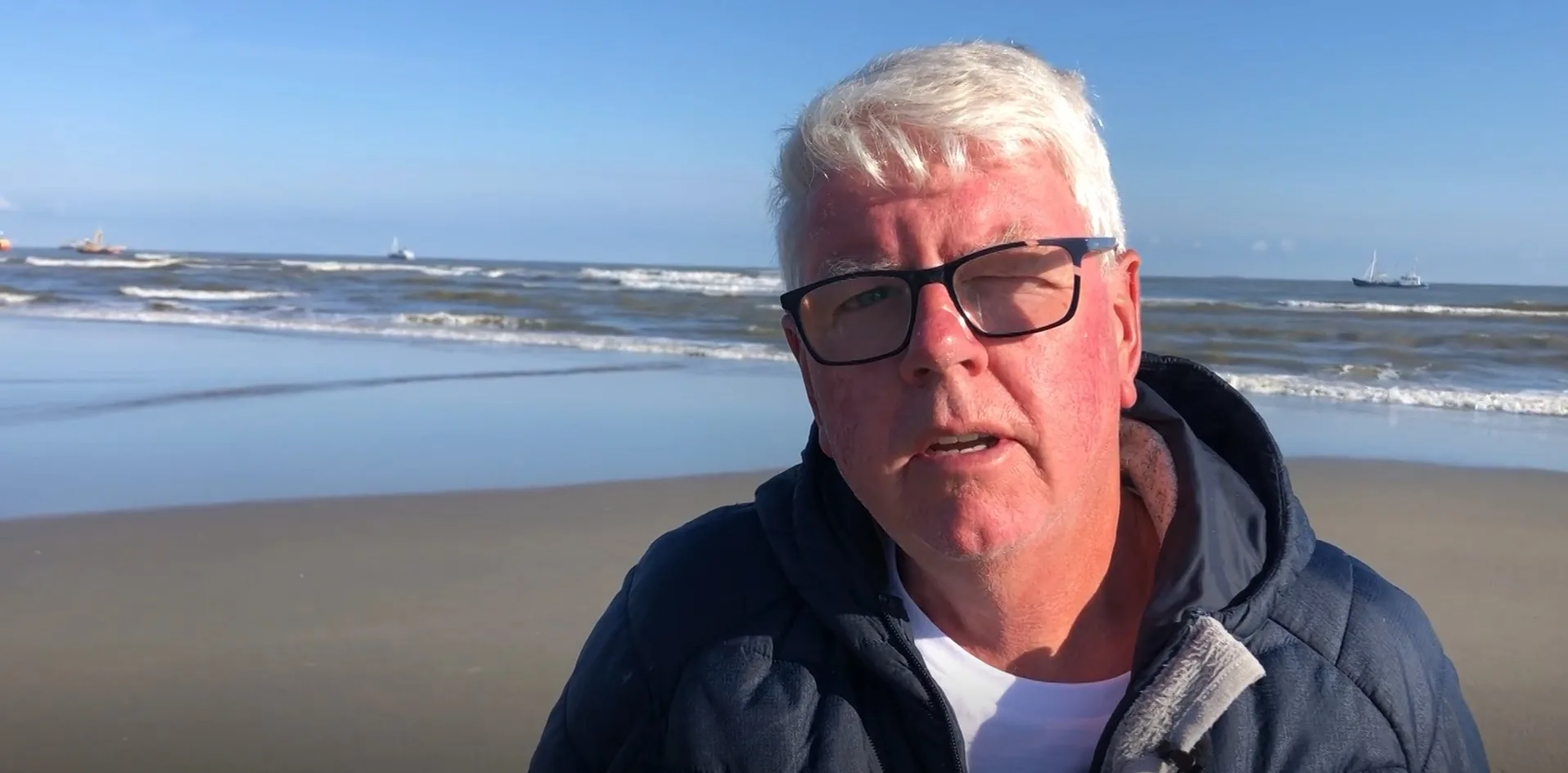 Strandbezoekers Ameland vol lof over inzet garnalenvissers bij vermist 14-jarig meisje