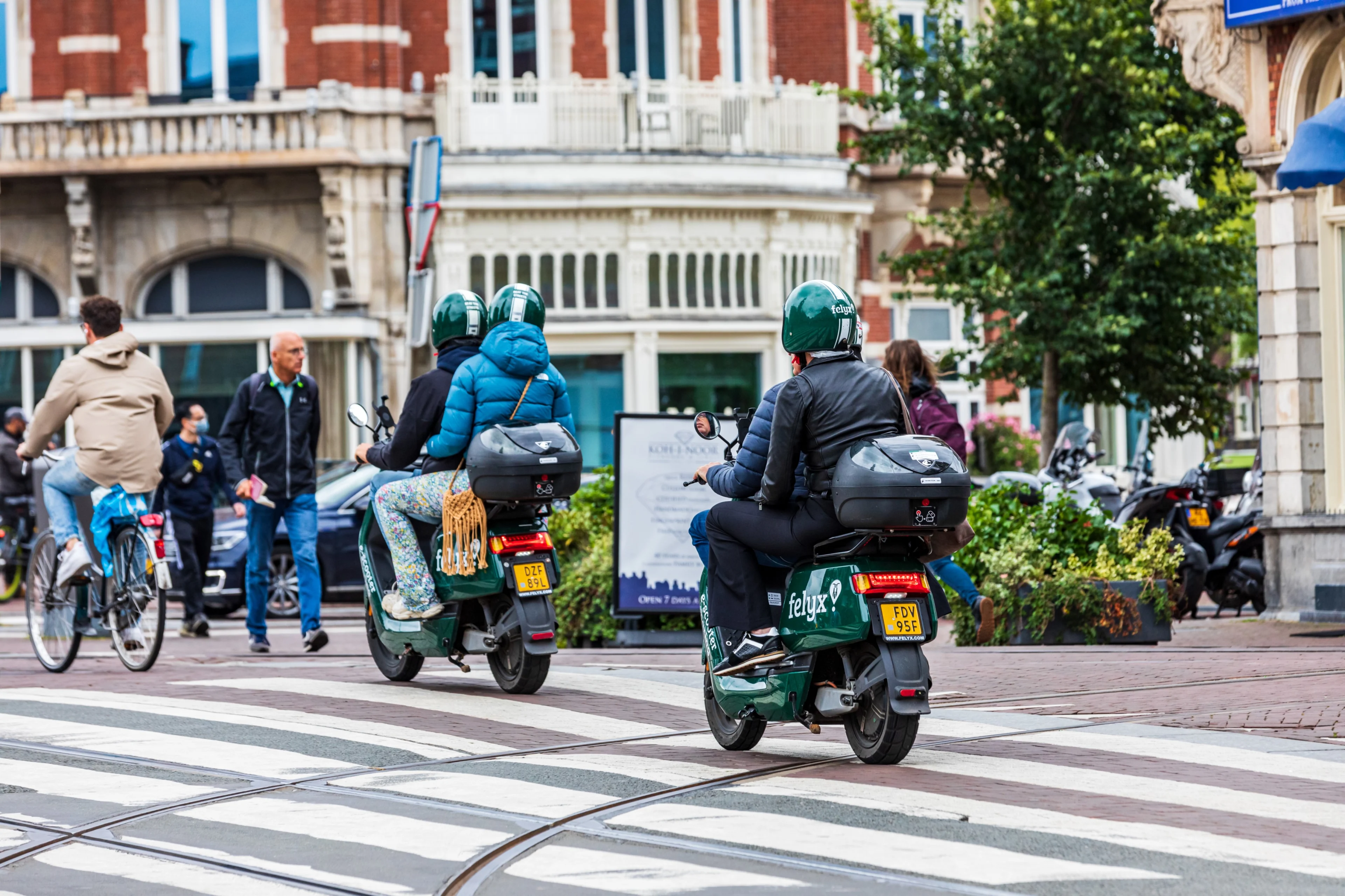 Helmplicht voor snorfietsers uitgesteld tot 2023