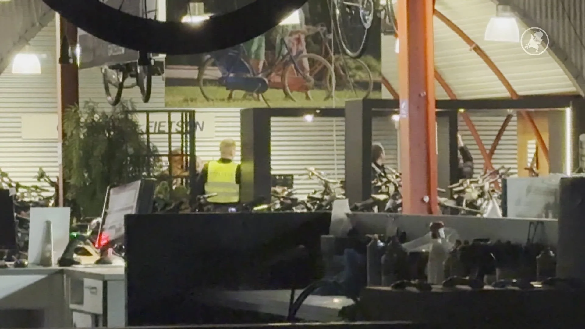 Inbreker aangehouden na mislukte dak-inbraak in Apeldoorn