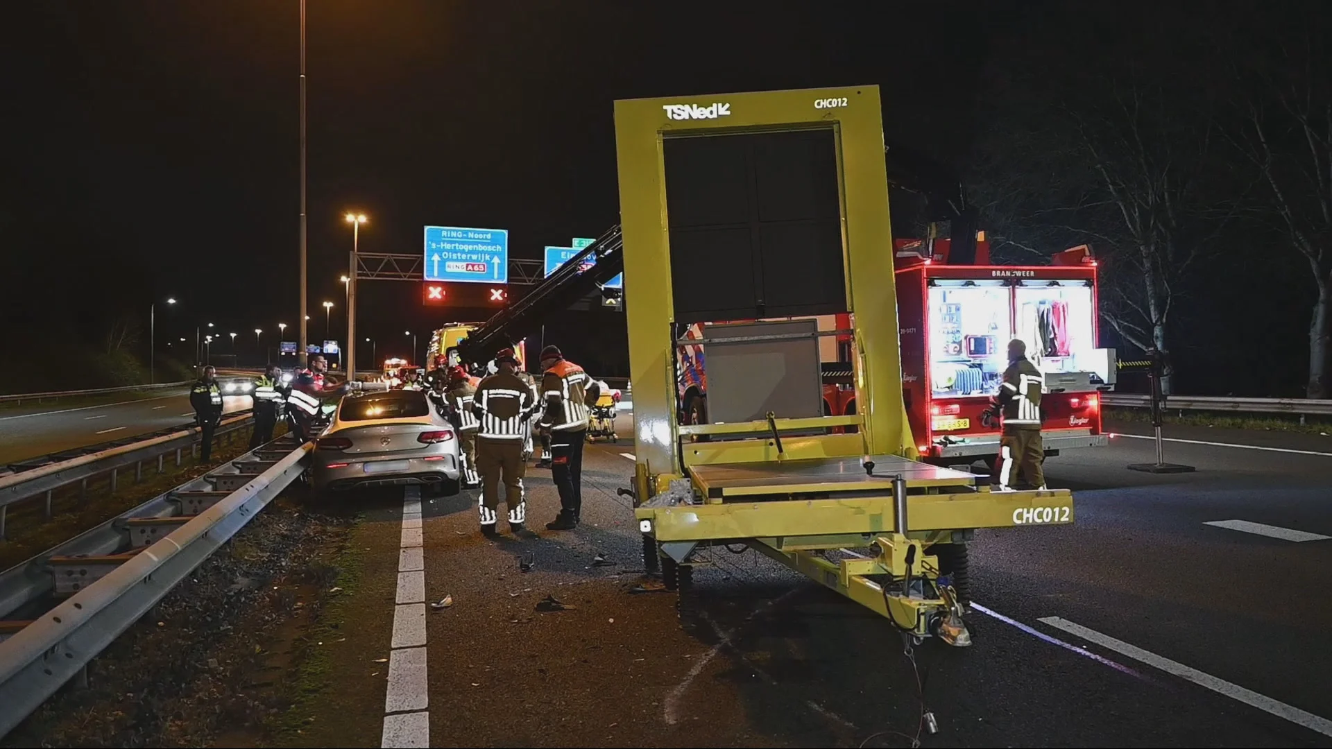 Slingerende bestuurder knalt op pijlwagen op A58 bij Tilburg