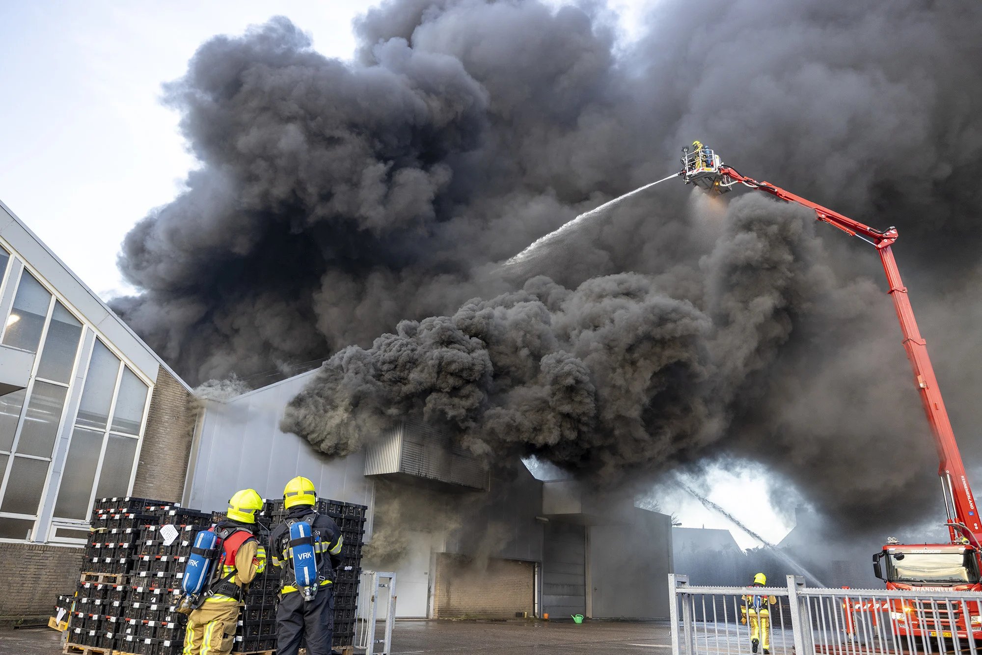 Even niet buitenspelen wegens rook door brand in schuur Heemstede