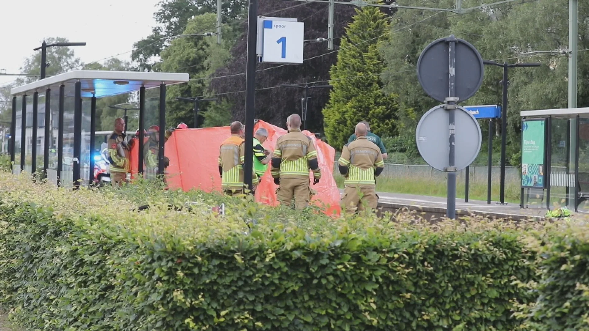 Man geraakt door trein terwijl hij spoor oversteekt in Oudenbosch
