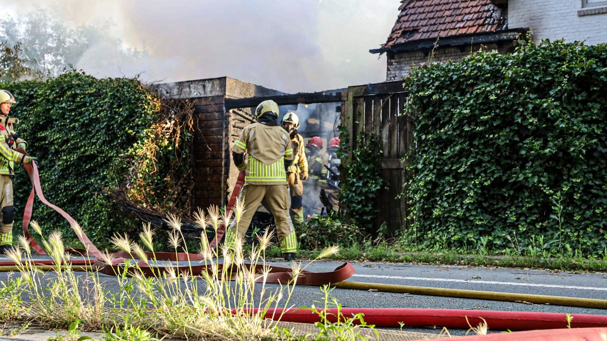 Brand Amstelhoek mogelijk onder verdachte omstandigheden ontstaan: 4 mensen opgepakt