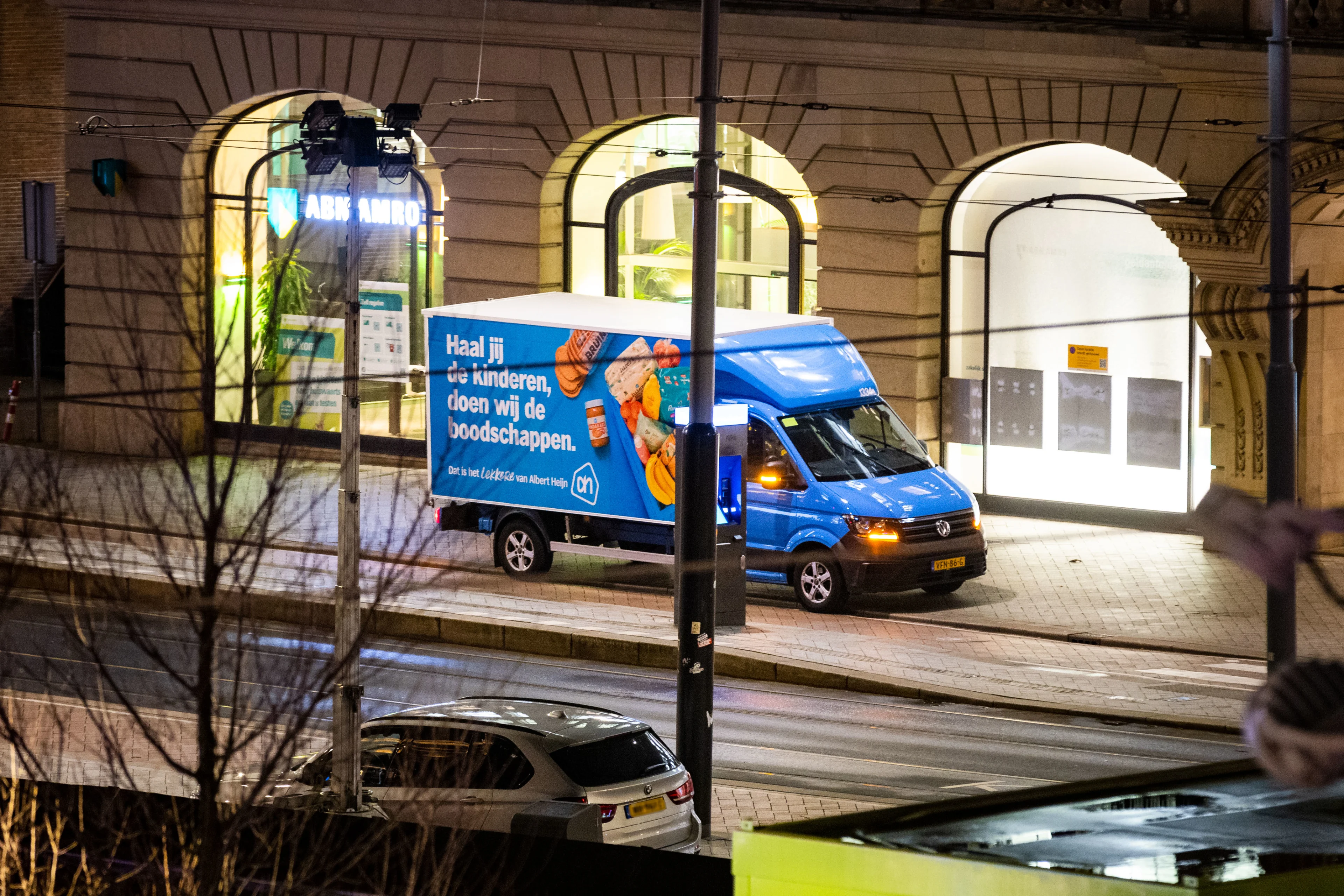 'Verdachte gijzeling Apple Store reed in AH-bezorgbus'