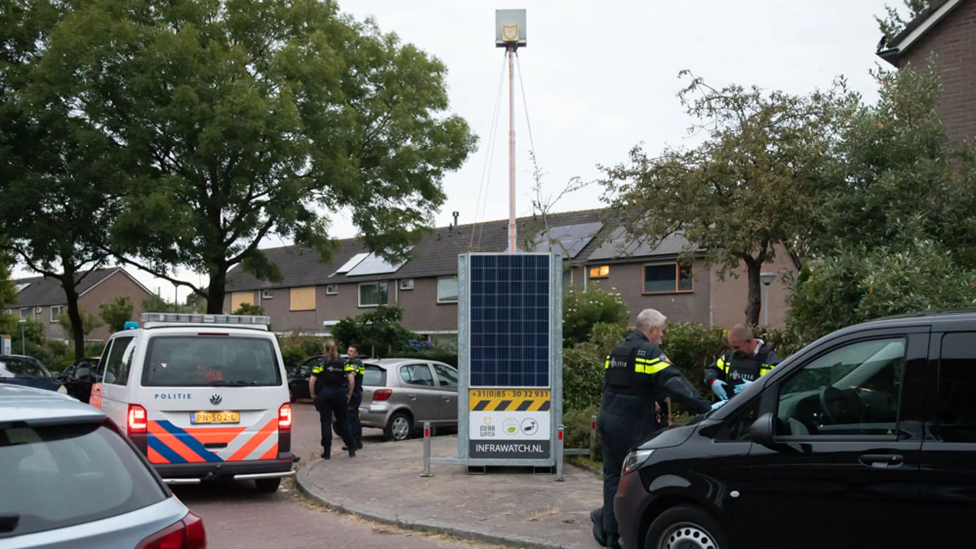 Gesloten woningen in Huizen blijven dicht vanwege dreiging, mogelijk 'conflict in drugsmilieu'