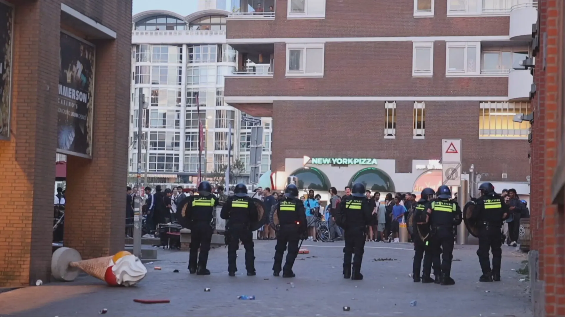 Werkstraffen voor 4 minderjarigen om rellen Scheveningen 