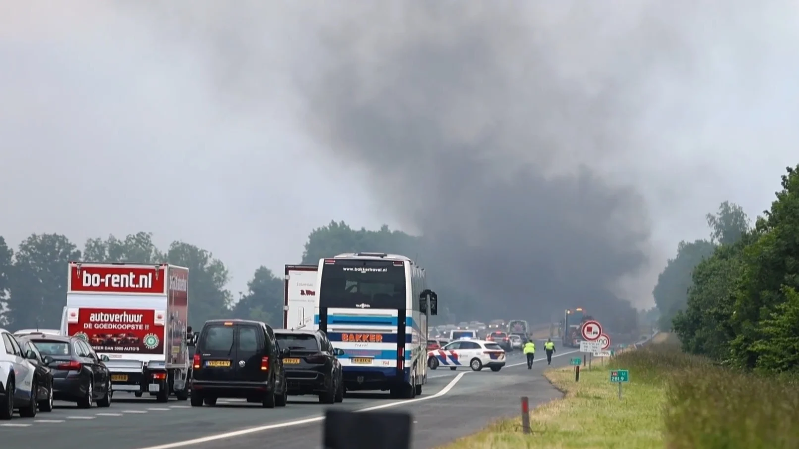 A6 bij Emmeloord tot middernacht dicht na brand