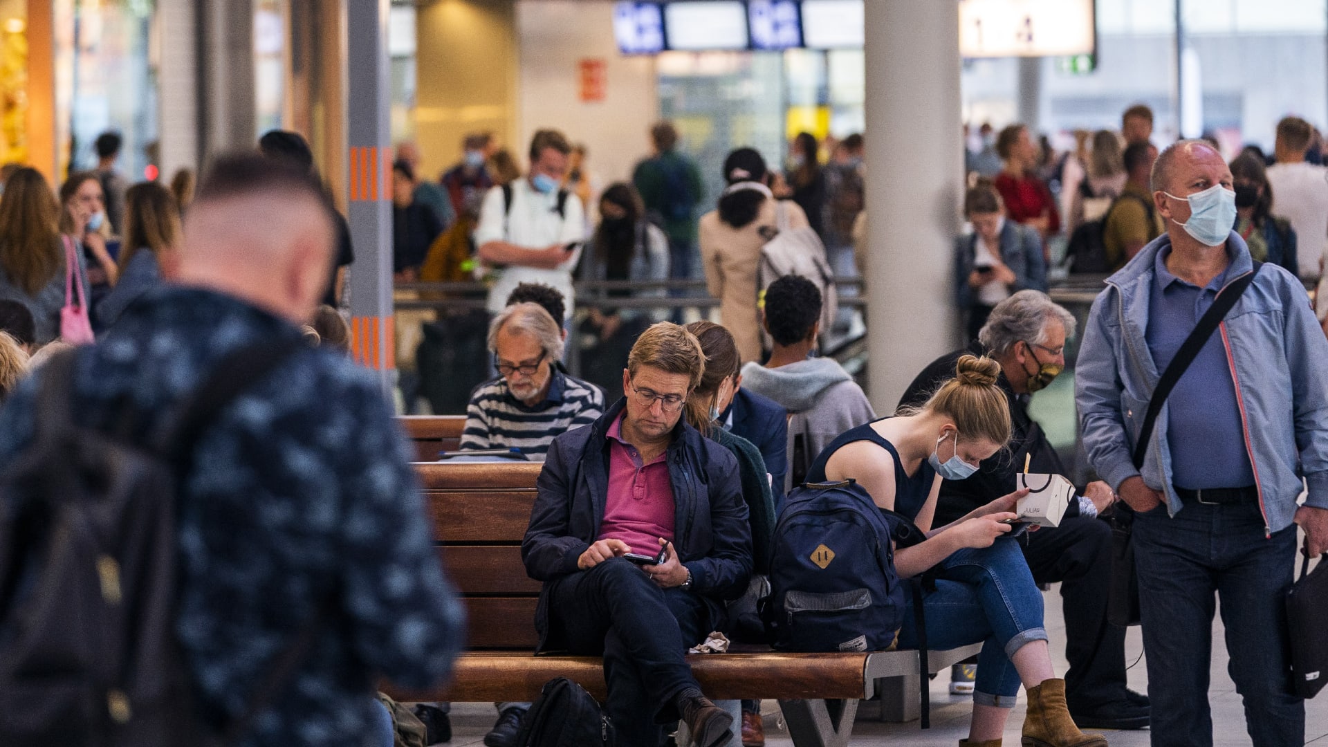 NS waarschuwt reizigers: minder of geen treinen door noodweer
