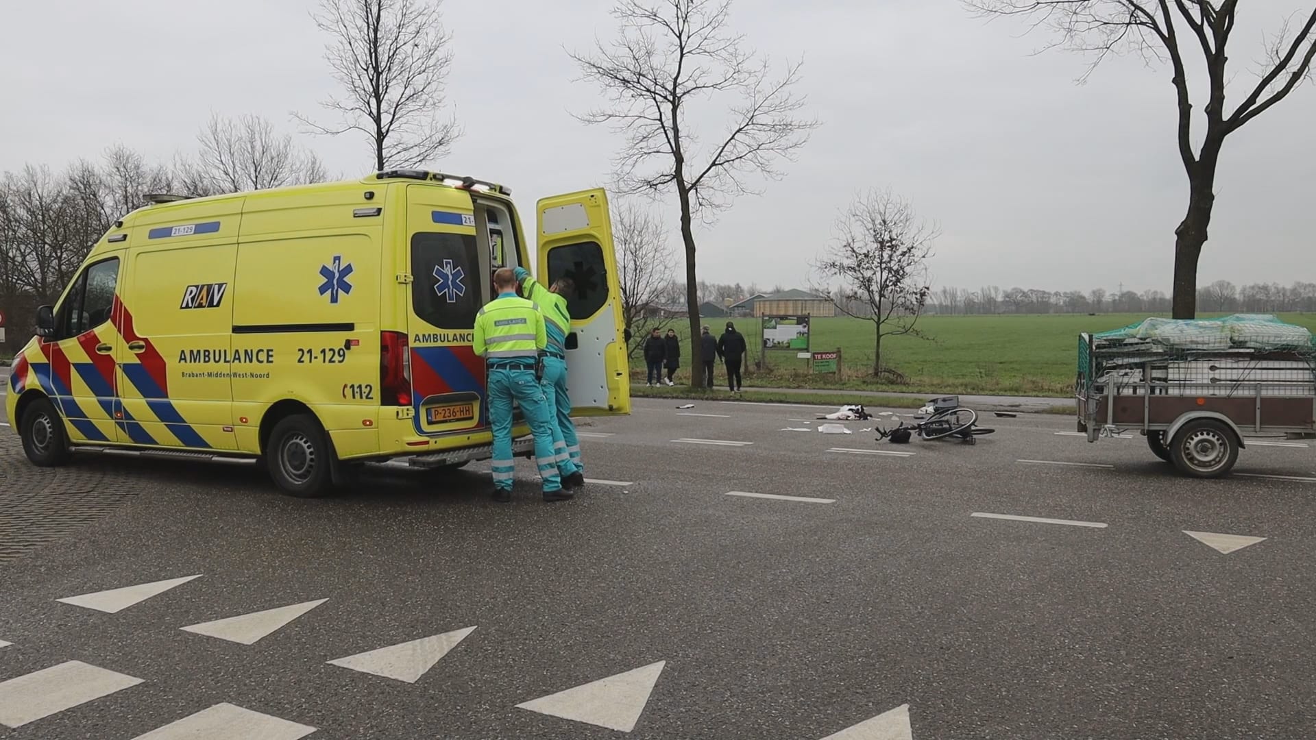 Bejaarde fietsster (87) komt om bij ernstig ongeluk Haps