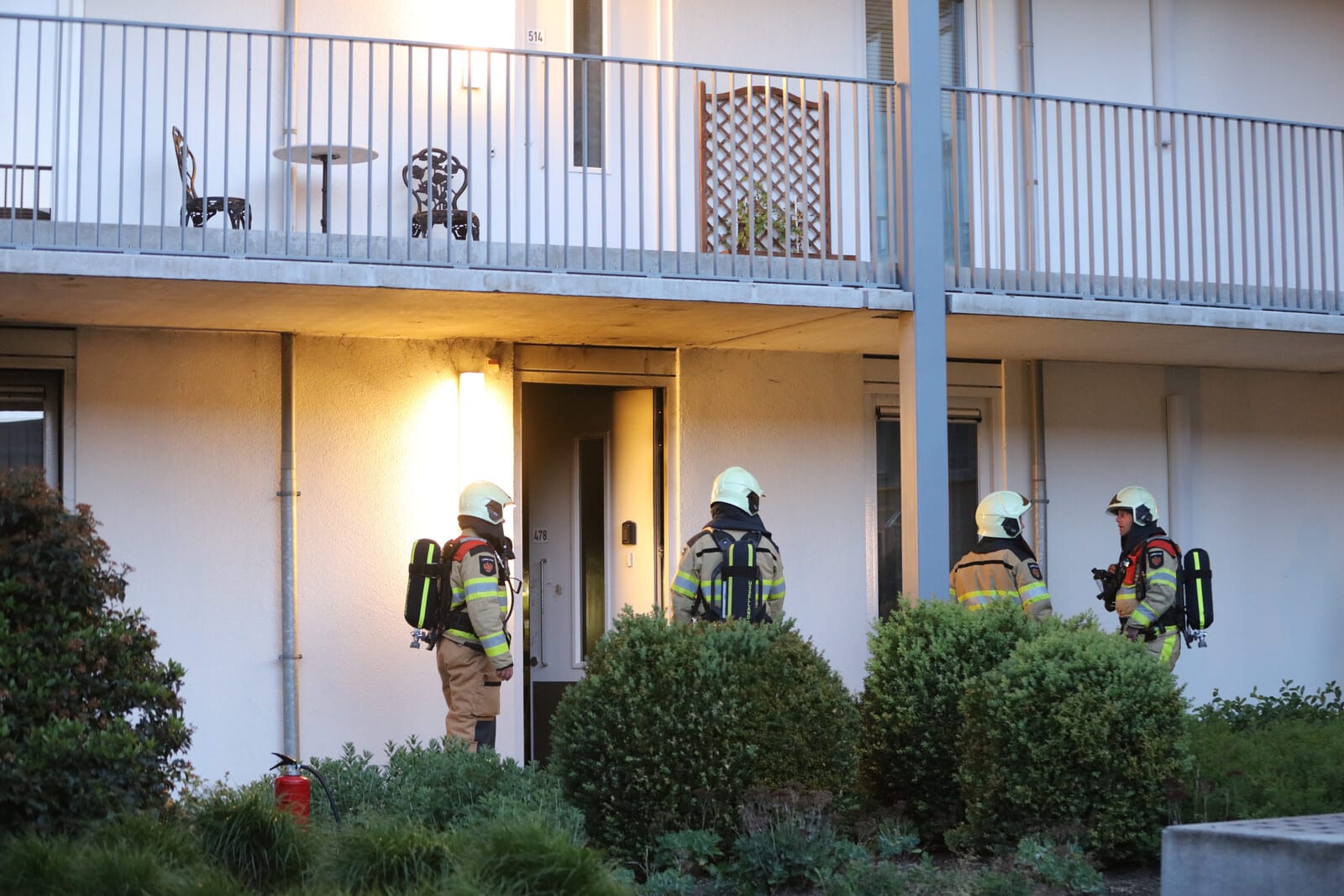 Bewoonster komt om bij brand in wooncomplex in Zwolle