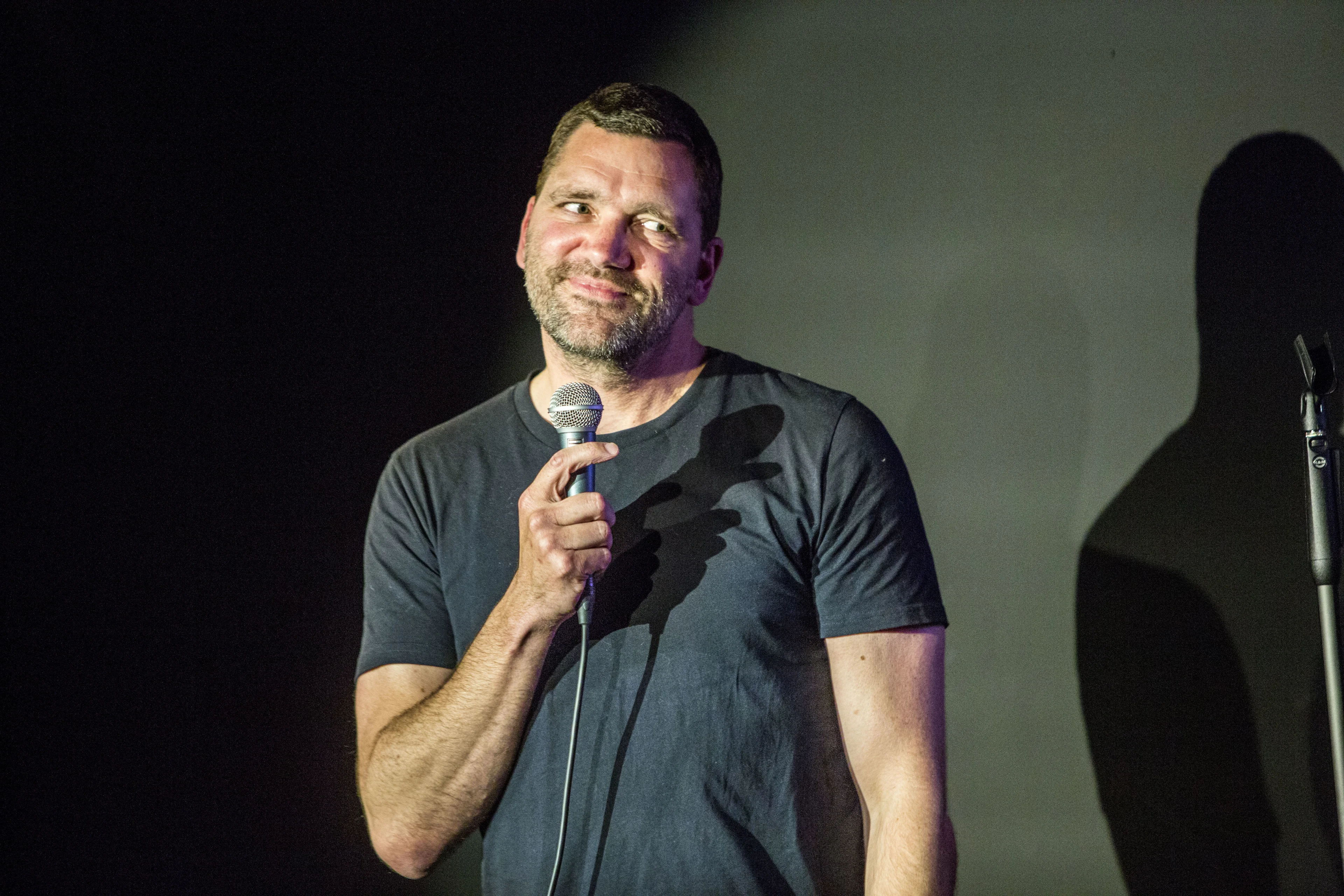 Theater krijgt proces verbaal om volle zaal bij Theo Maassen: 'We zitten vanavond gewoon weer vol'