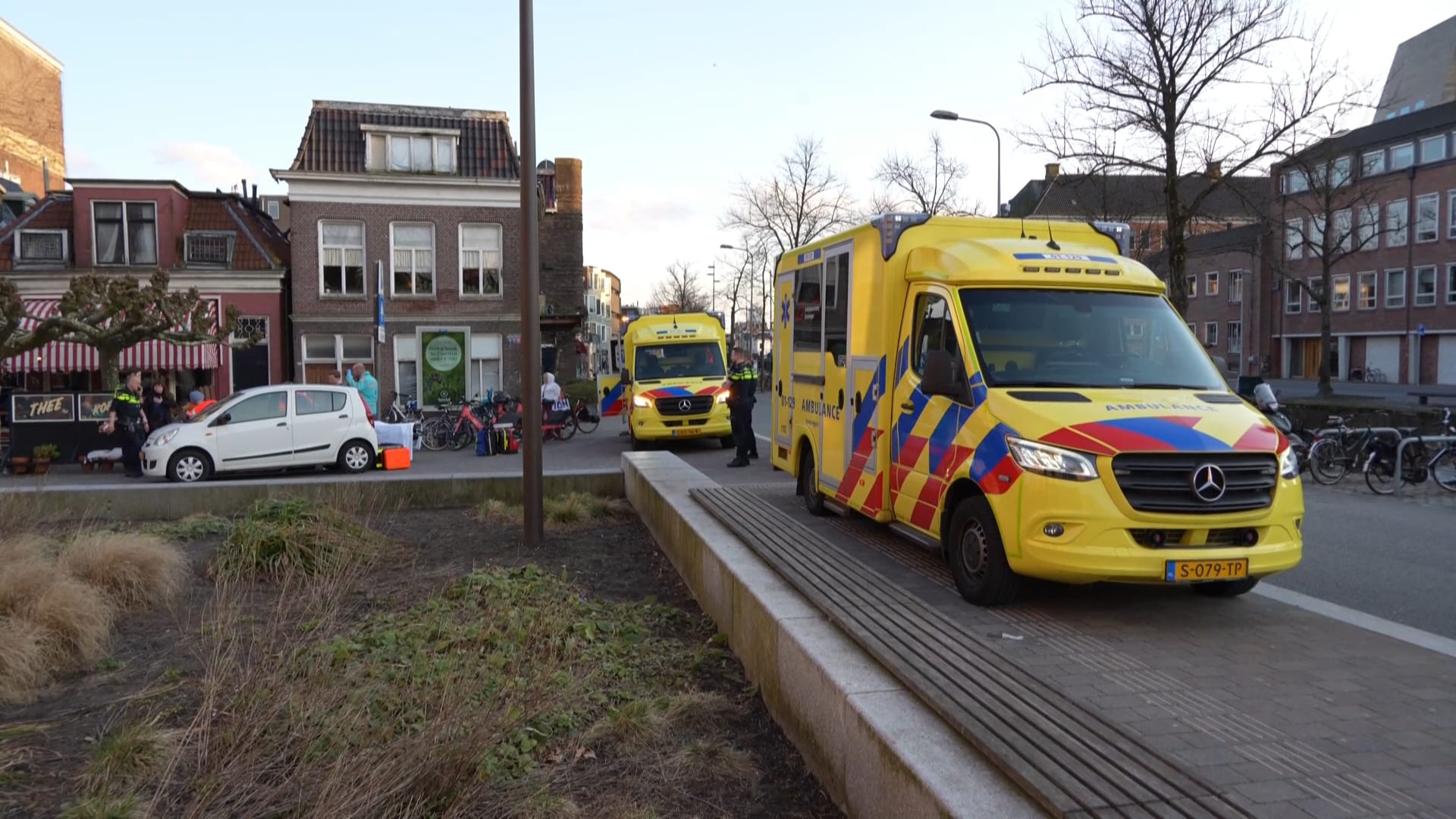Kind gewond na aanrijding door auto in Groningen