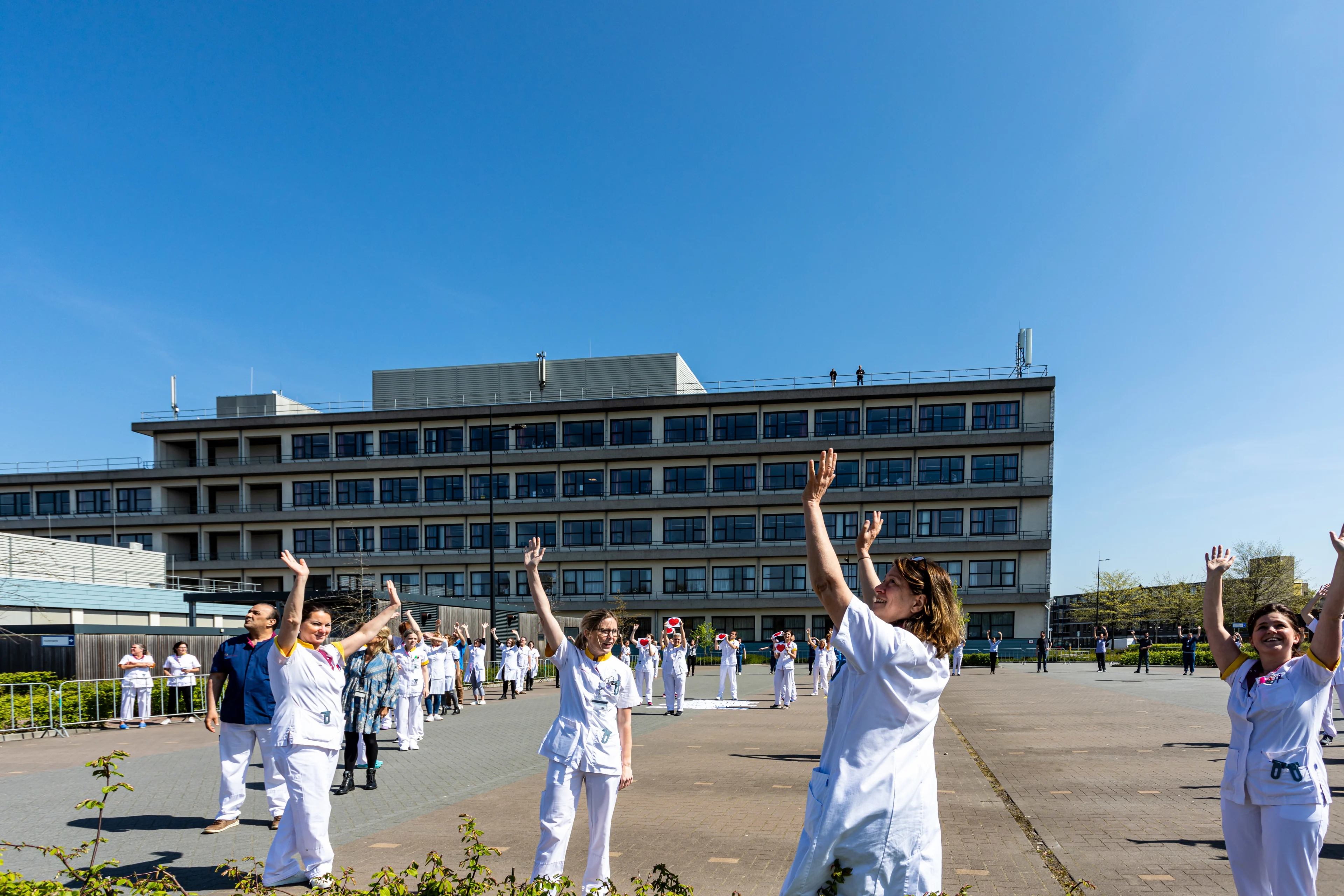 'Lastenverlichting voor iedereen en bonus voor zorgpersoneel'