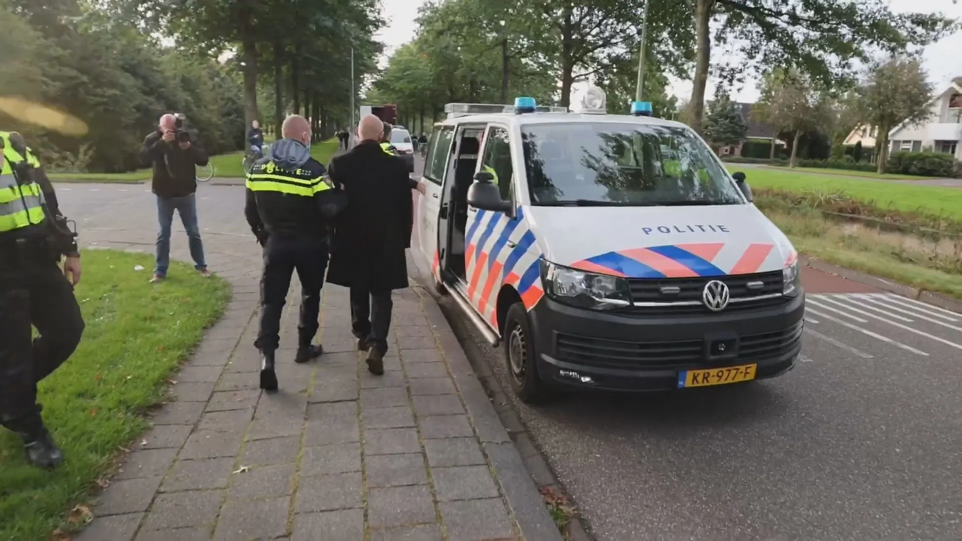 Zoon neemt afstand van vader die demonstreerde tegen mondkapjes op school