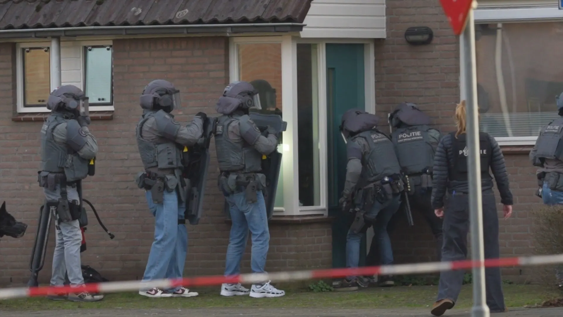 Politie valt woning van man met 'onbegrepen gedrag' binnen