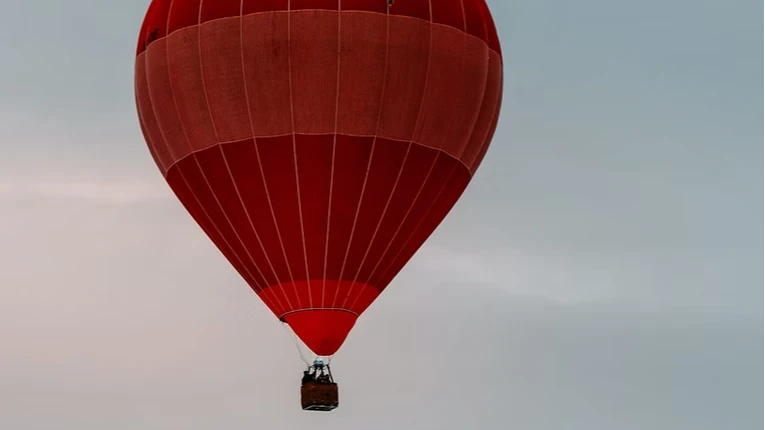 Internationale zoektocht naar gecrashte luchtballon in Zeeland, blijkt loos alarm