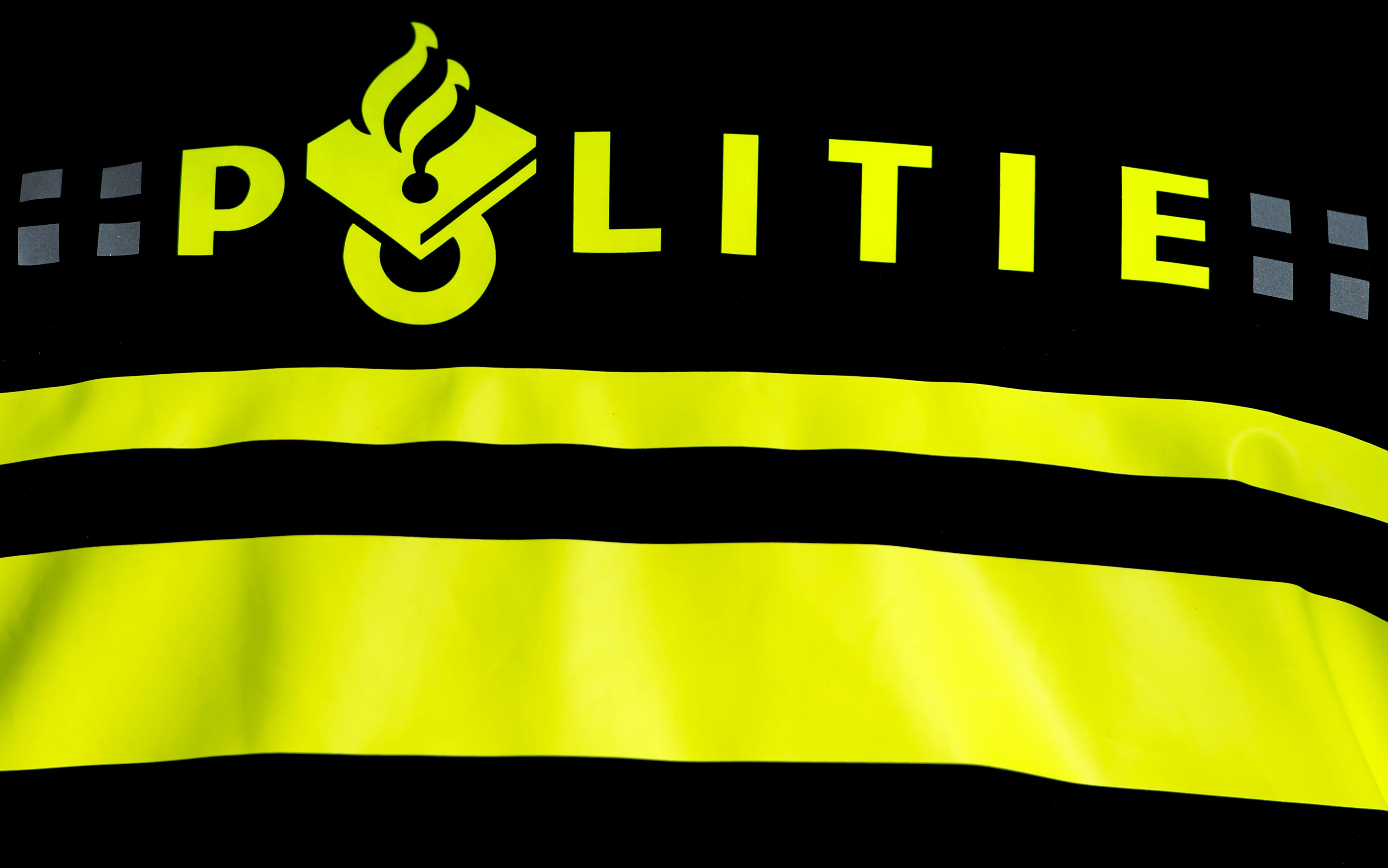 Politie in verlegenheid: Limburgse agent doet racistische uitspraak tegen groep donkere jongens