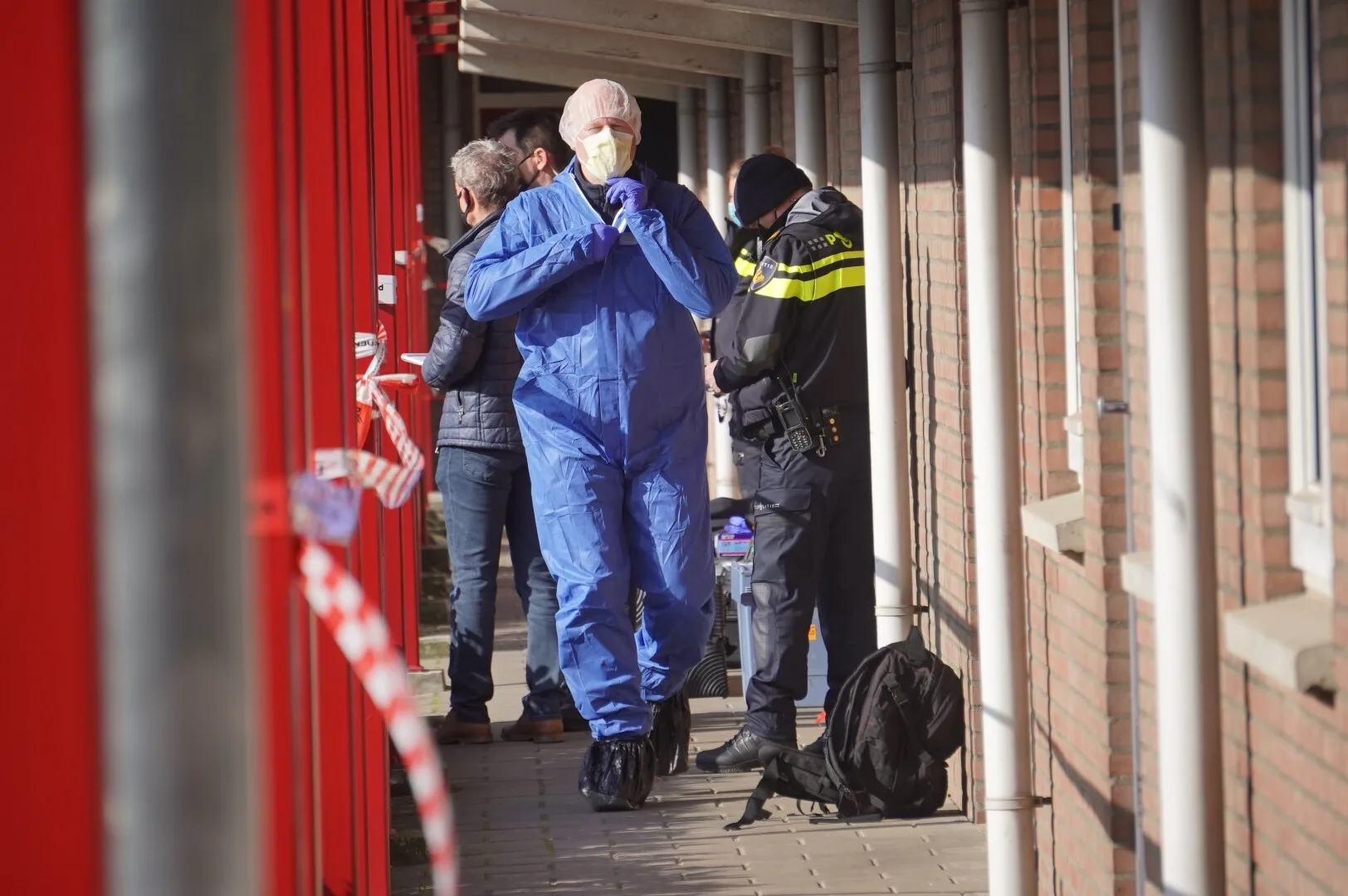 Dode vrouw gevonden naast vuilcontainer bij flat in Nijmegen