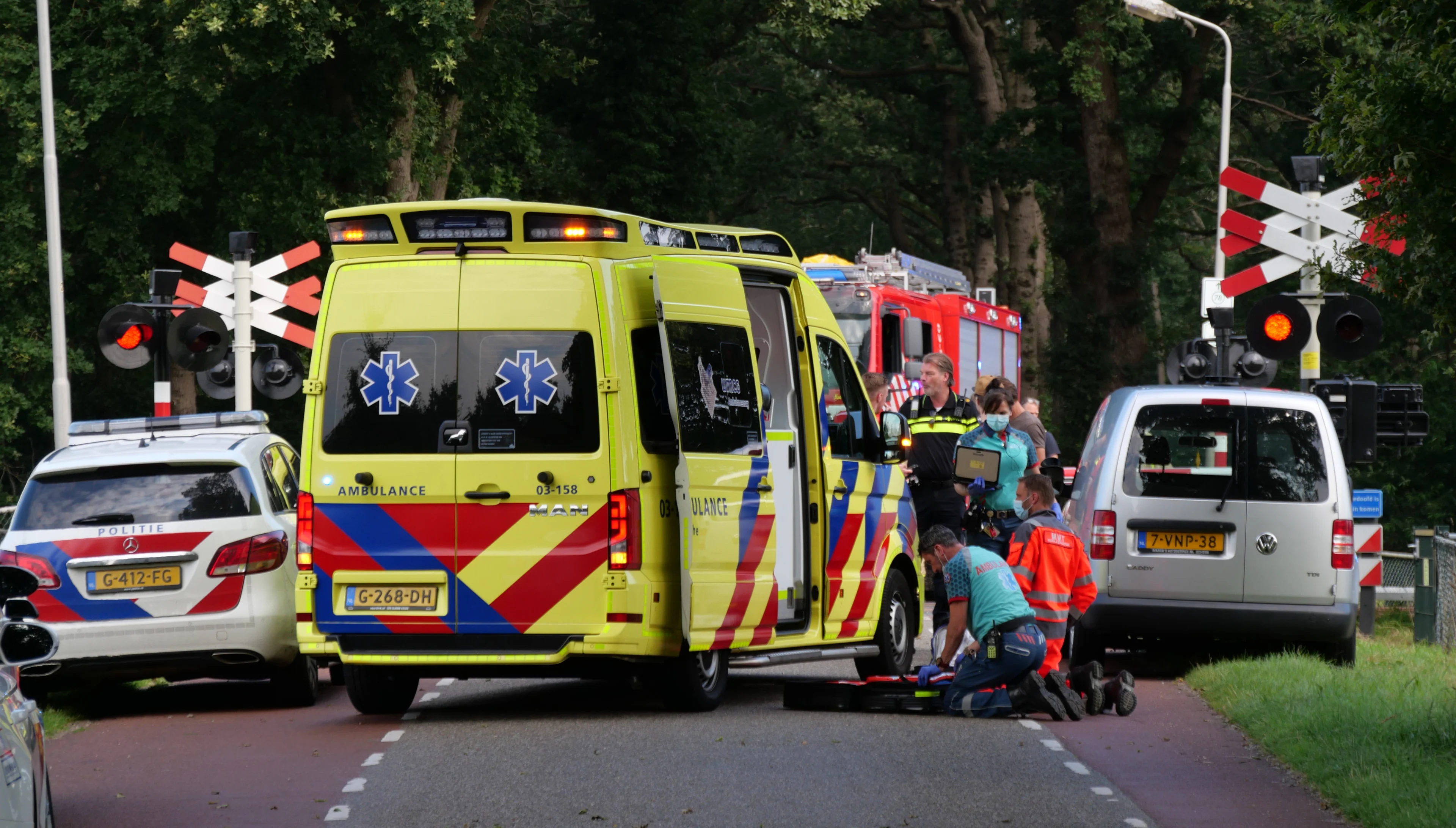 Persoon gewond bij aanrijding tussen auto en trein in Echten