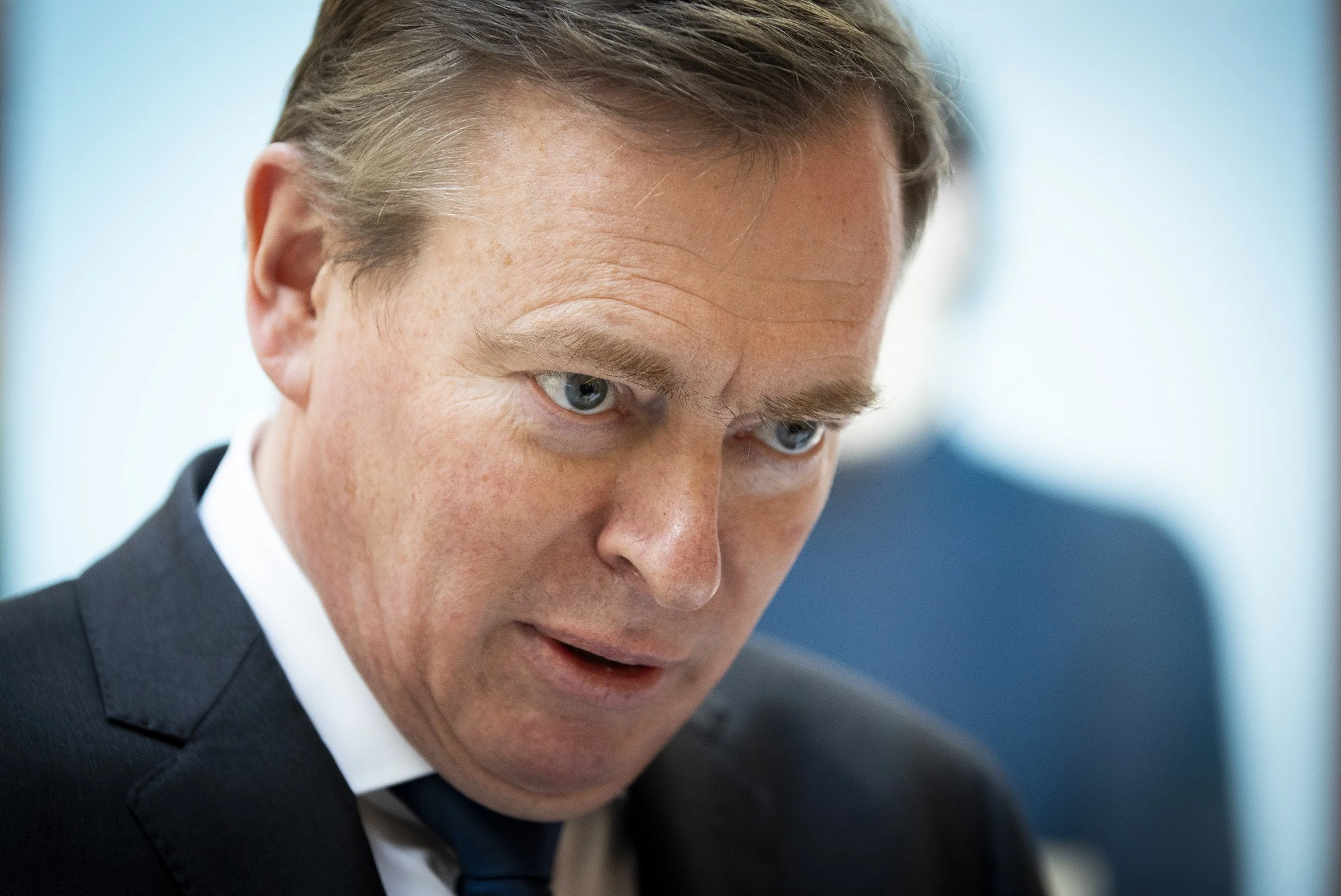 Minister Bruins: Nederland gaat niet op slot om coronavirus