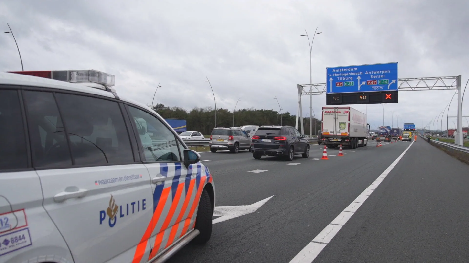 Rode kruizen massaal genegeerd na ongeval op A2: 'Waarom denken mensen dat dit kan?'