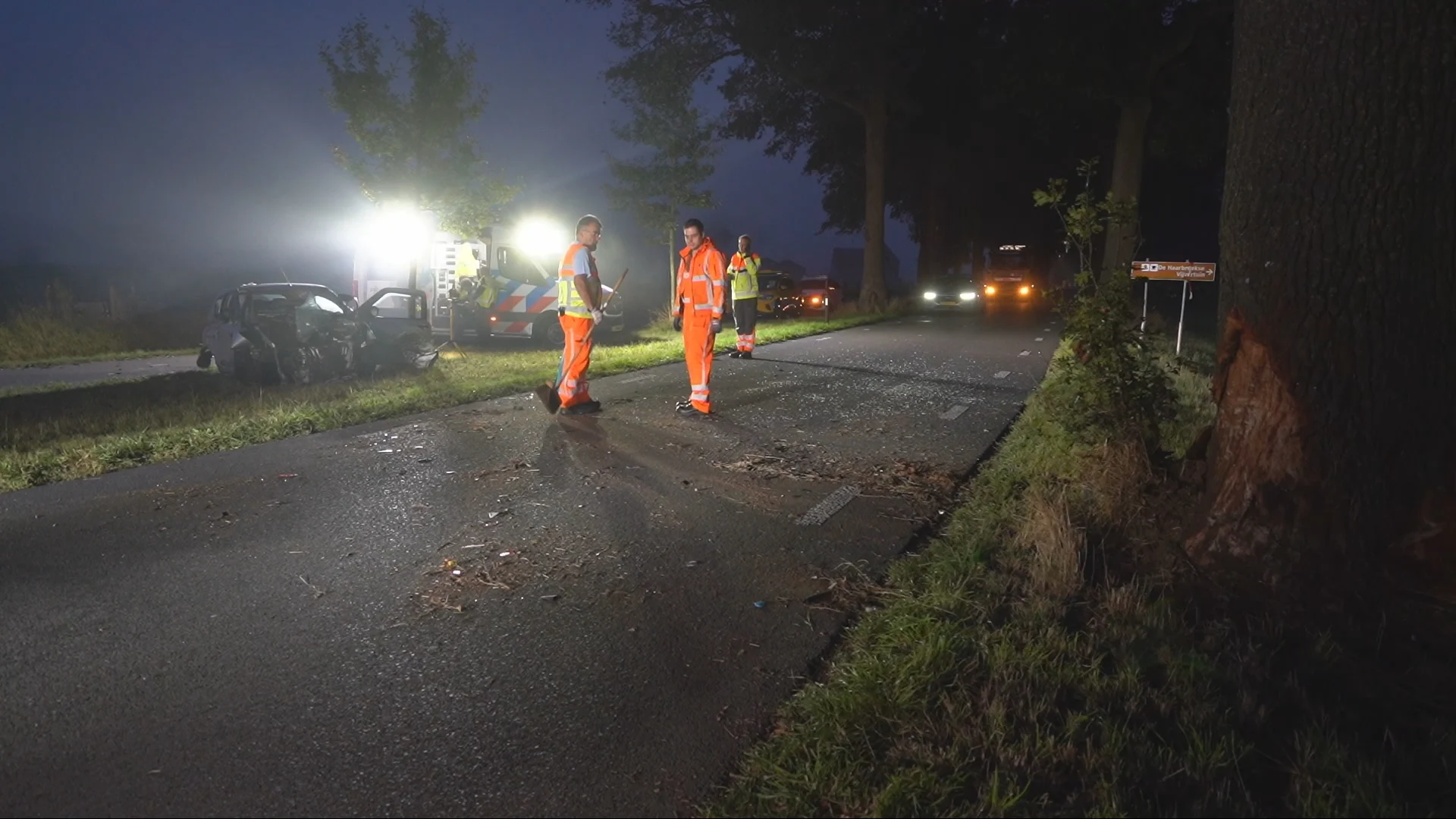 Jonge bestuurder (25) verongelukt bij botsing tegen boom in Laren