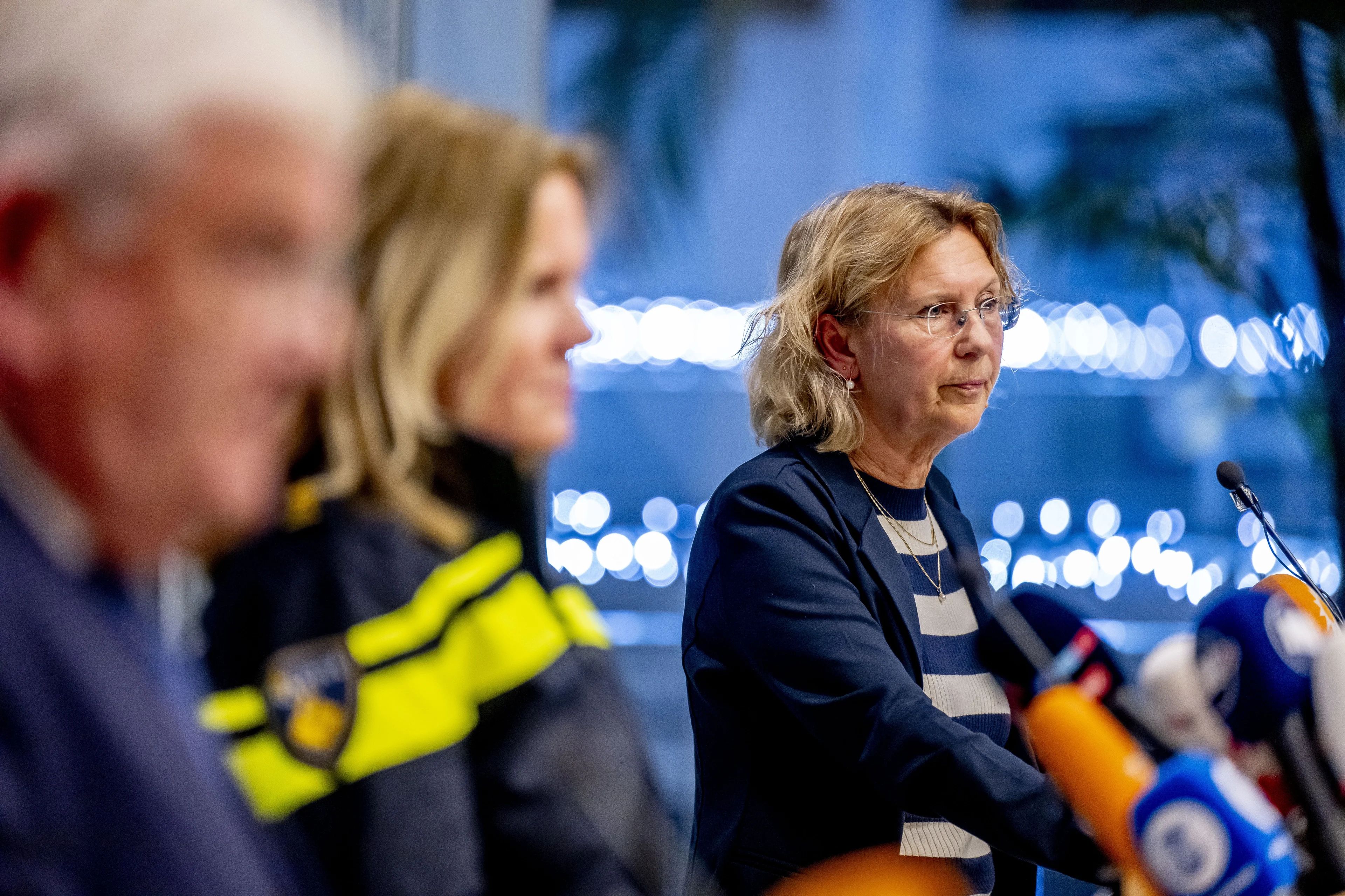 Uitgebrande auto bij Tarwekamp gevonden, mogelijk verband met explosie