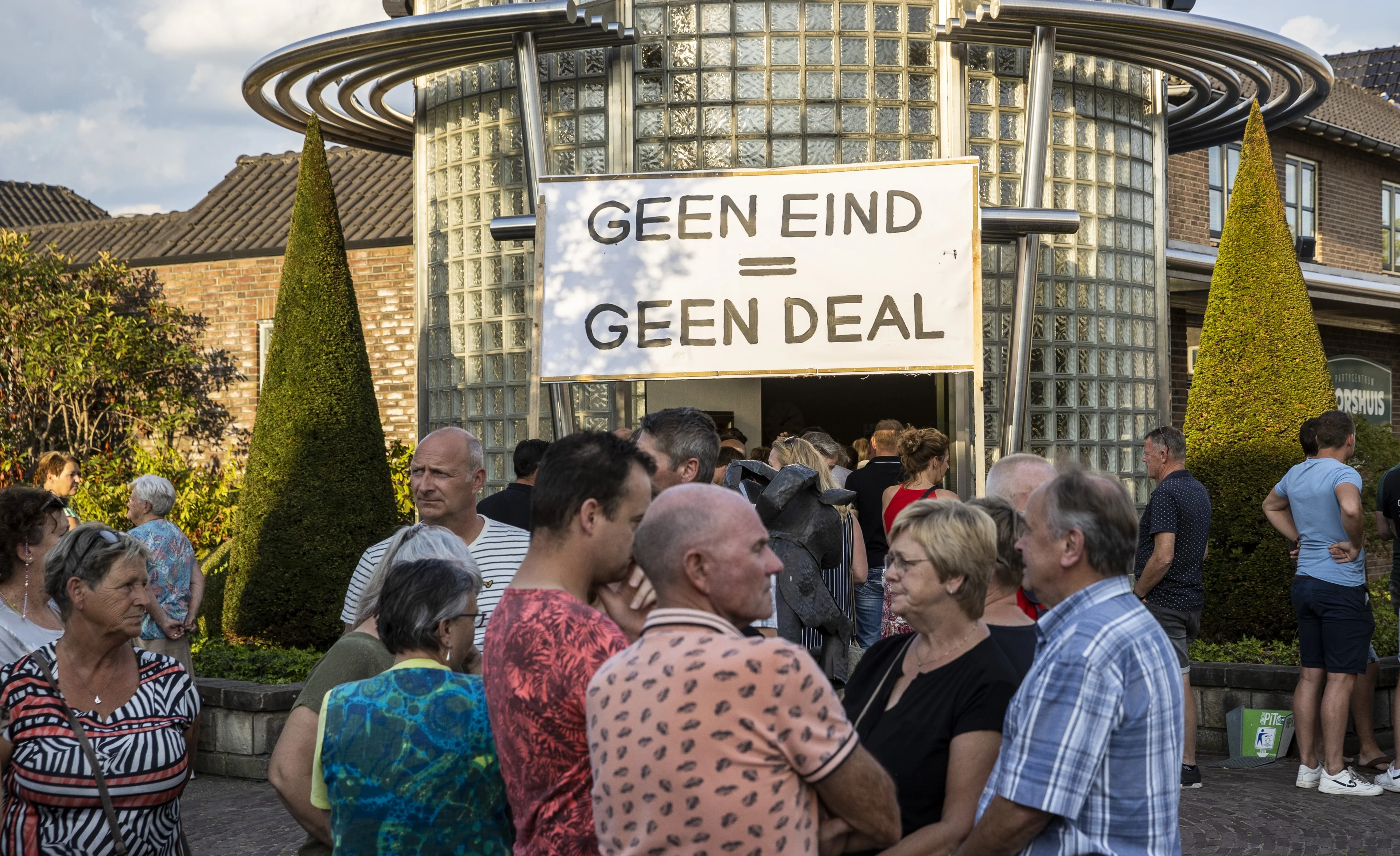 Veelbesproken asielzoekerscentrum Albergen blijft maximaal 10 jaar staan