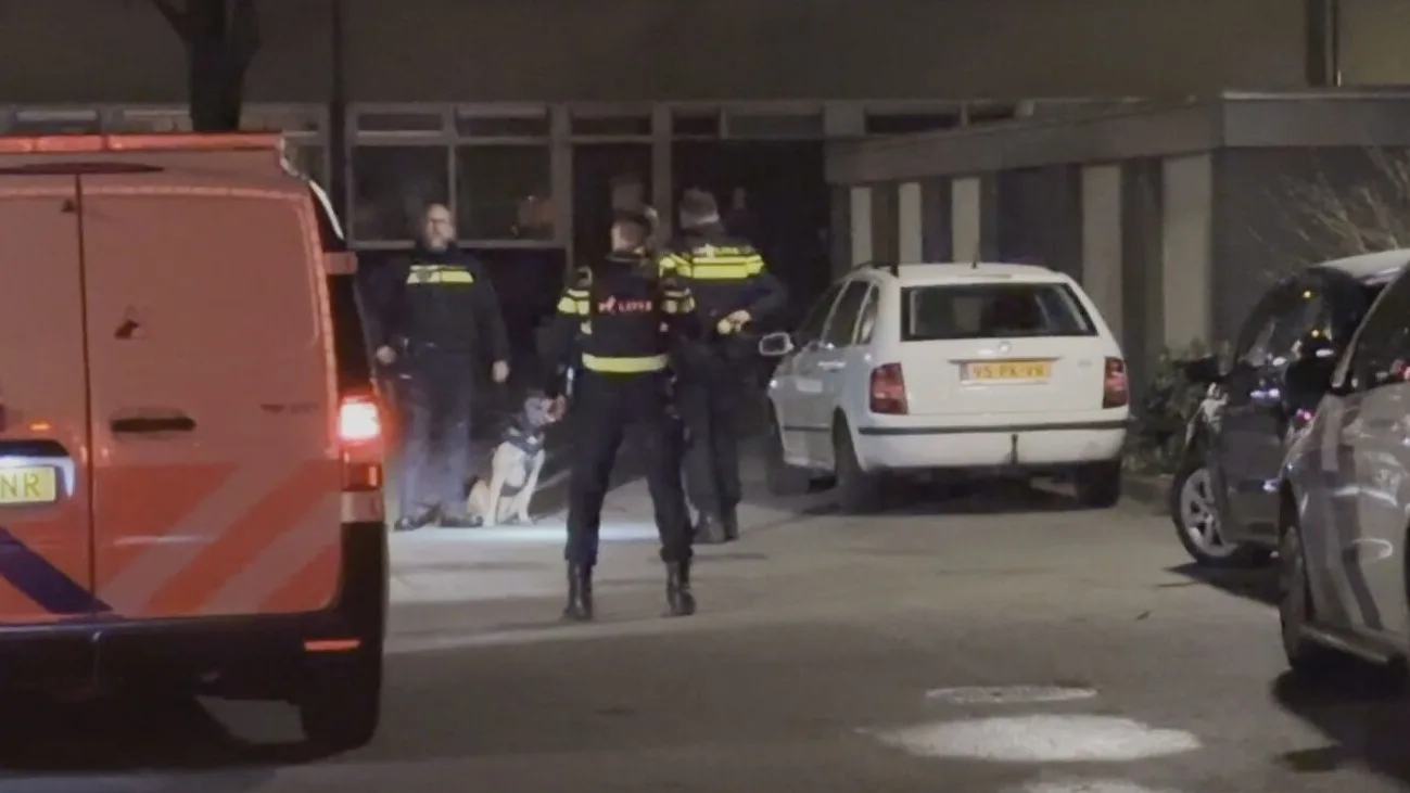 Vechtpartij middenin Leeuwarder wijk leidt tot meerdere gewonden