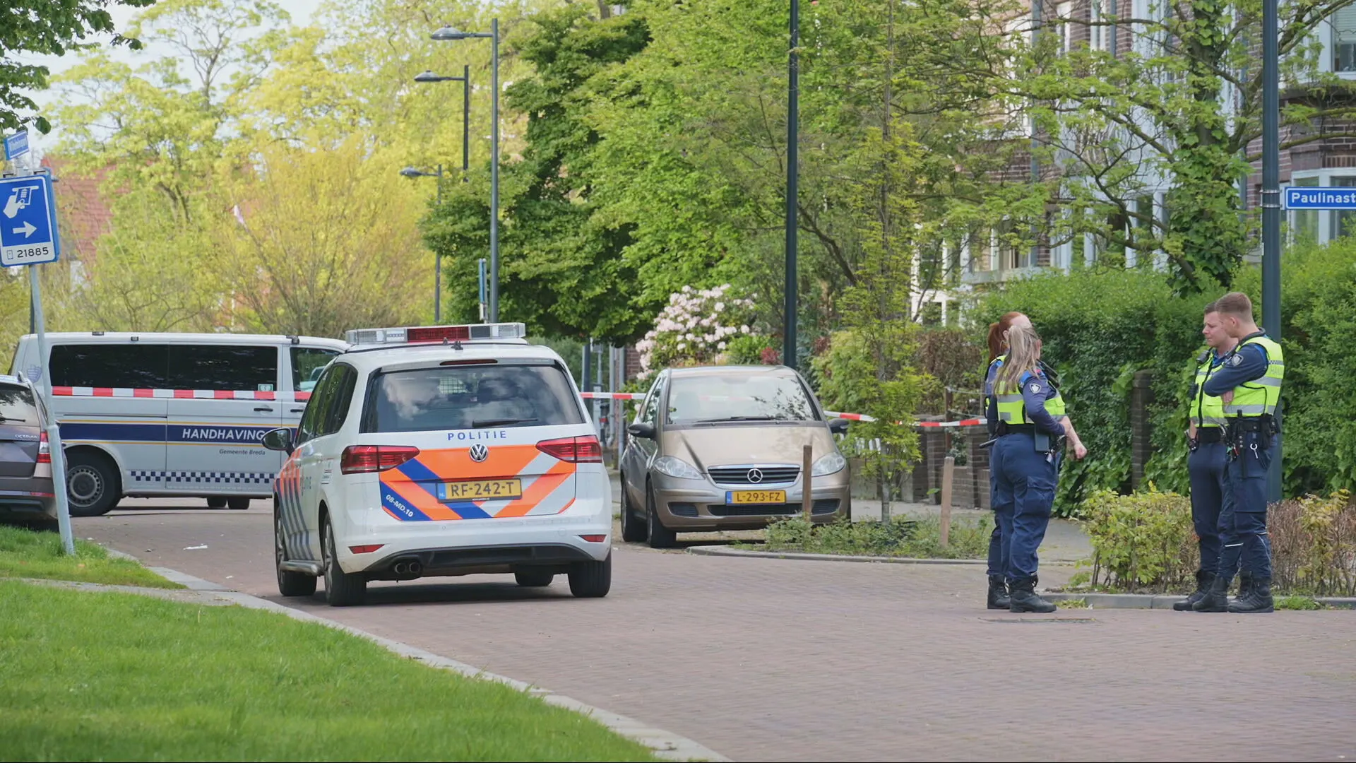 Vrouw mishandelt boa met mes in Breda, politie lost waarschuwingsschot