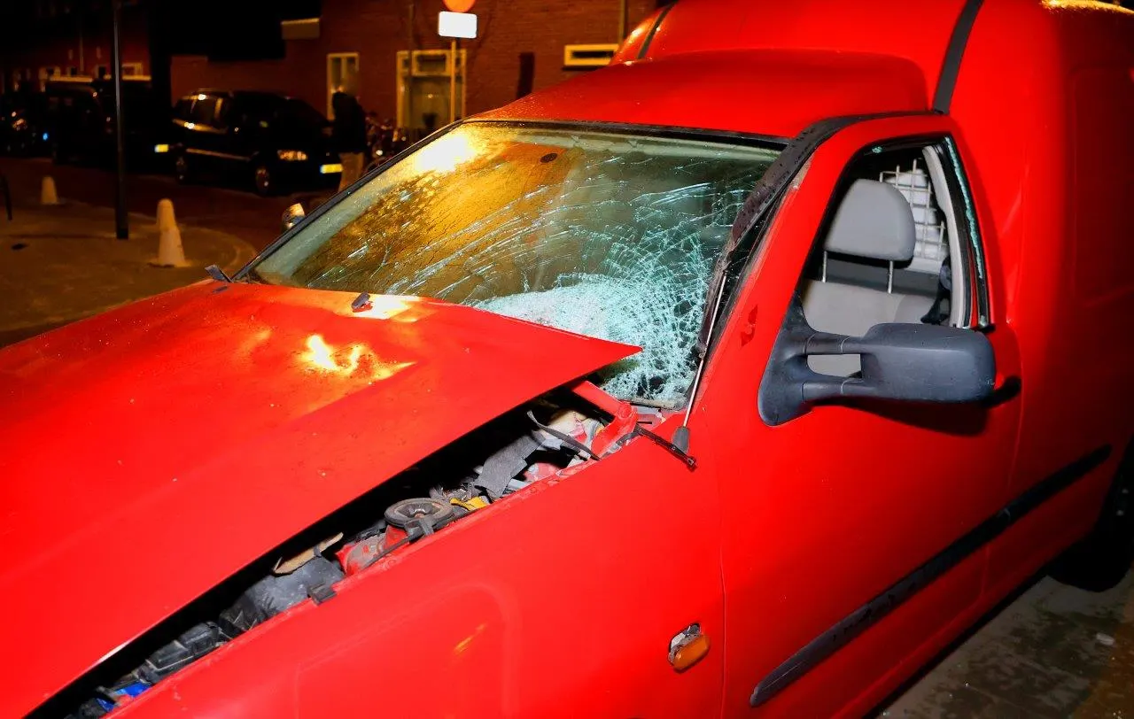 Auto's opgeblazen in Den Bosch: 'Het leek wel oorlog!'