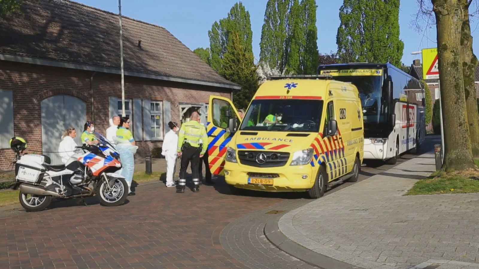 Zorgcentrum ontruimd vanwege grote brand in natuurgebied Deurnese Peel