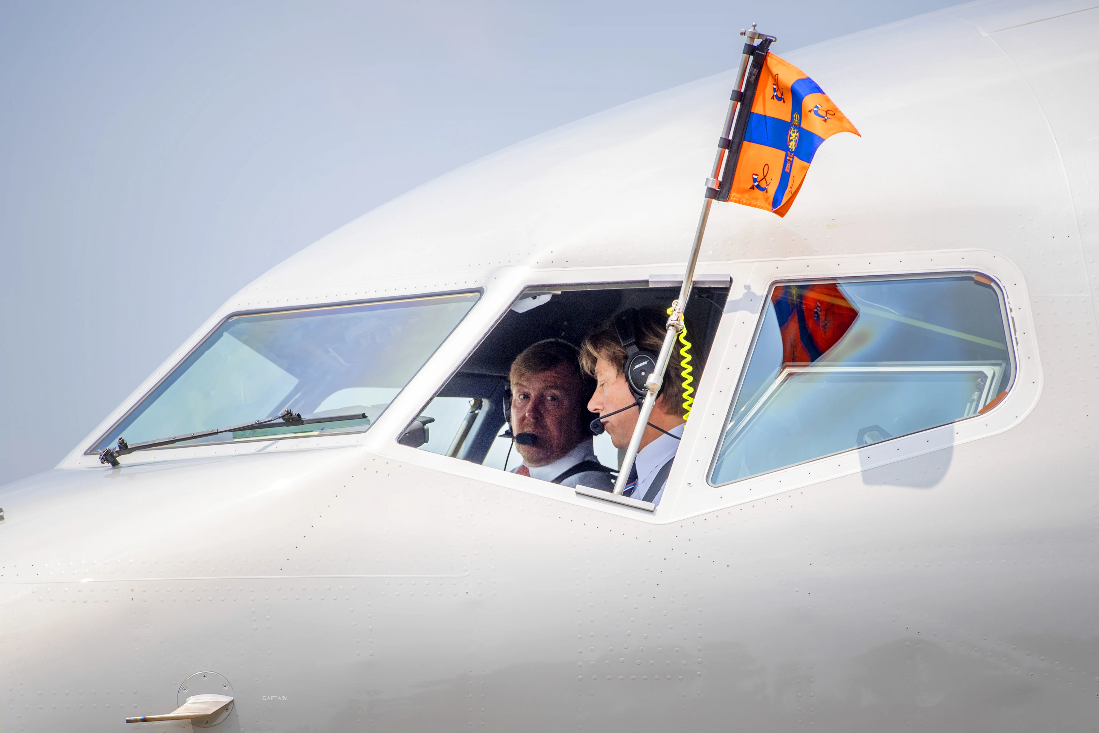 Verrassing: Koning Willem-Alexander vliegt Feyenoord-supporters naar Praag
