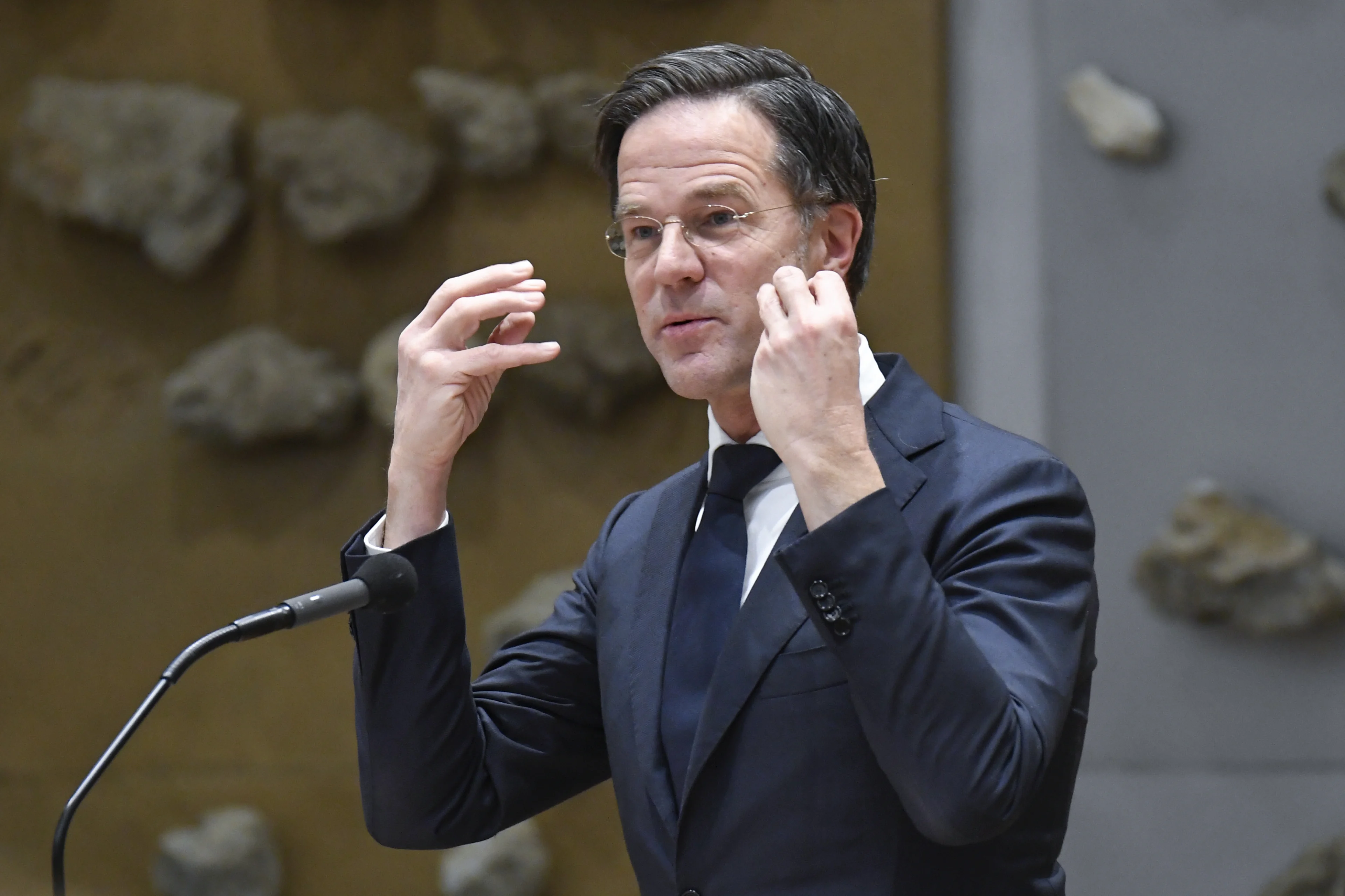 Kabinet praat over horeca langer open en schrappen thuiswerken