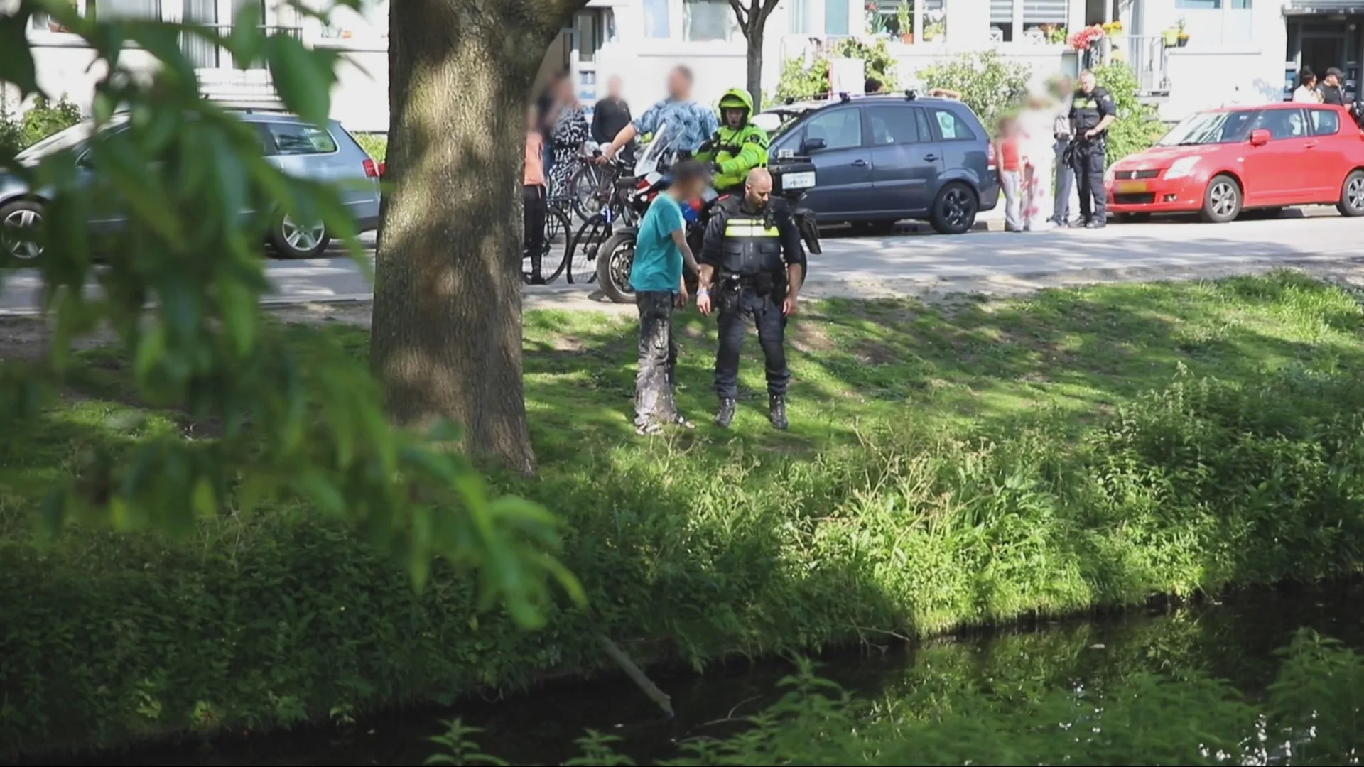 Kind uit sloot gehaald en gereanimeerd in Den Haag