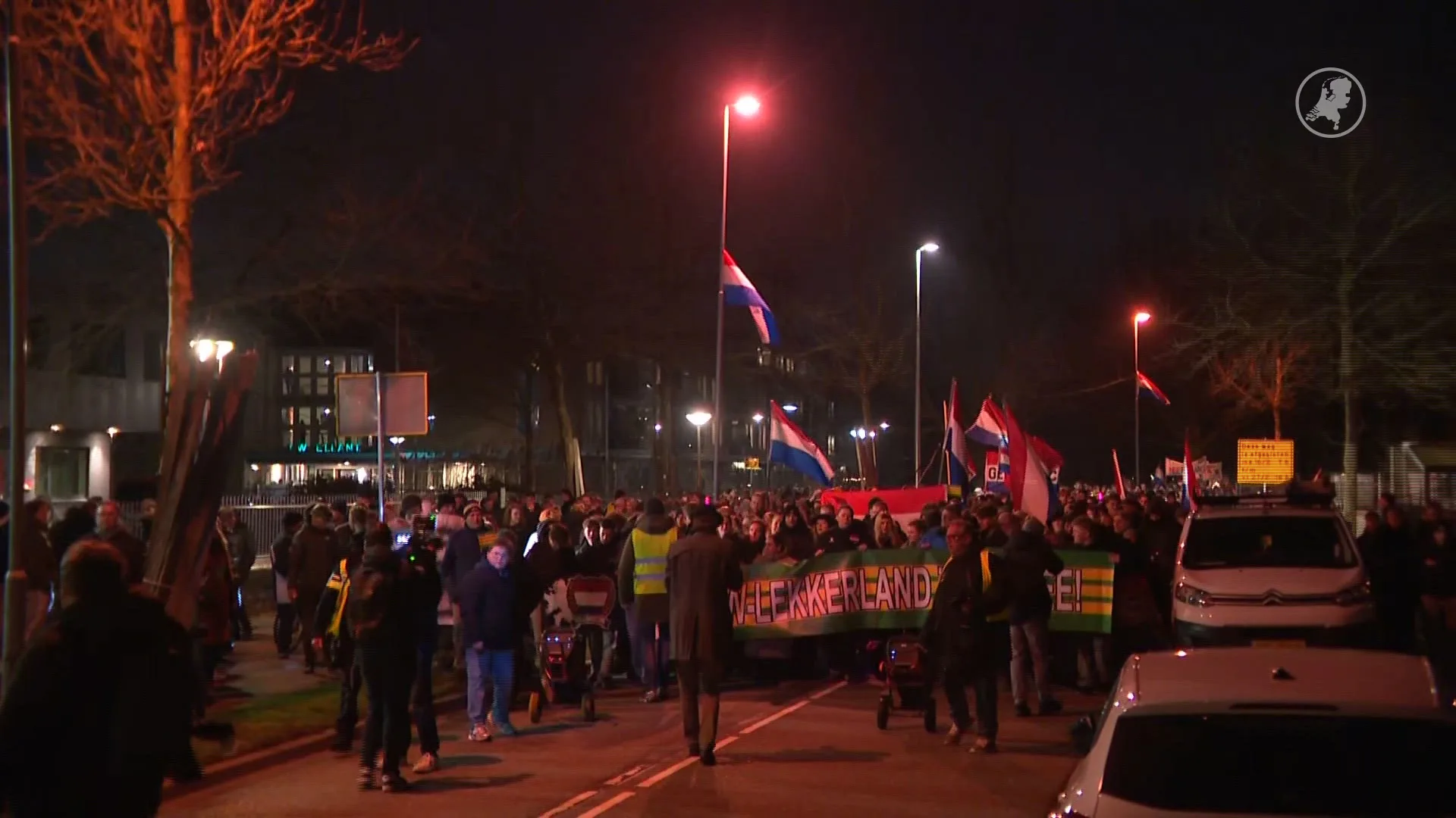 Ruim duizend demonstranten bij mars tegen azc in Nieuw-Lekkerland