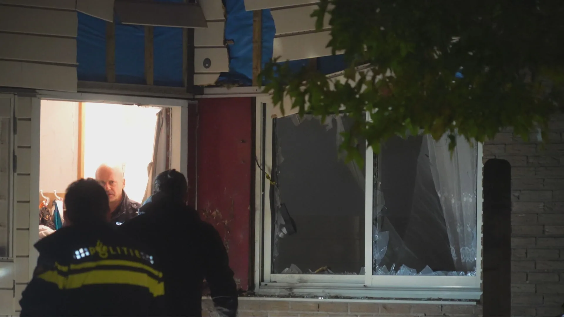 Flinke schade aan woning na explosie Zwolle, politie zoekt getuigen op fiets