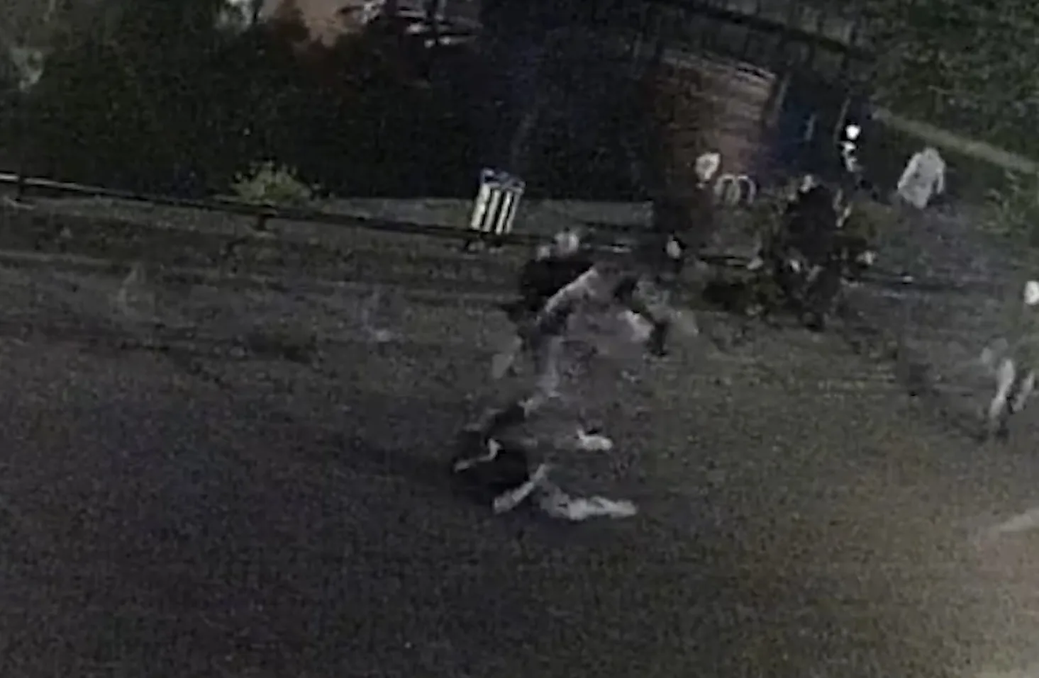 Politie deelt beelden van schokkende mishandeling in Sneek