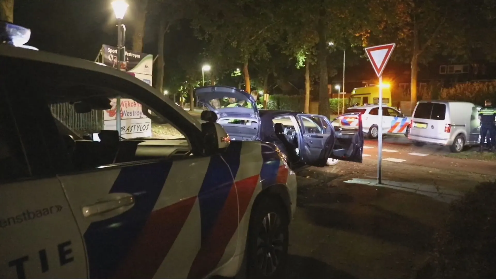 Tiel opgeschrikt door brandstichting: zes arrestaties bij sporthal