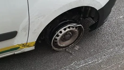 Stomdronken man rijdt op velg met 'winkelvoorraad aan bierblikjes' door Rotterdam