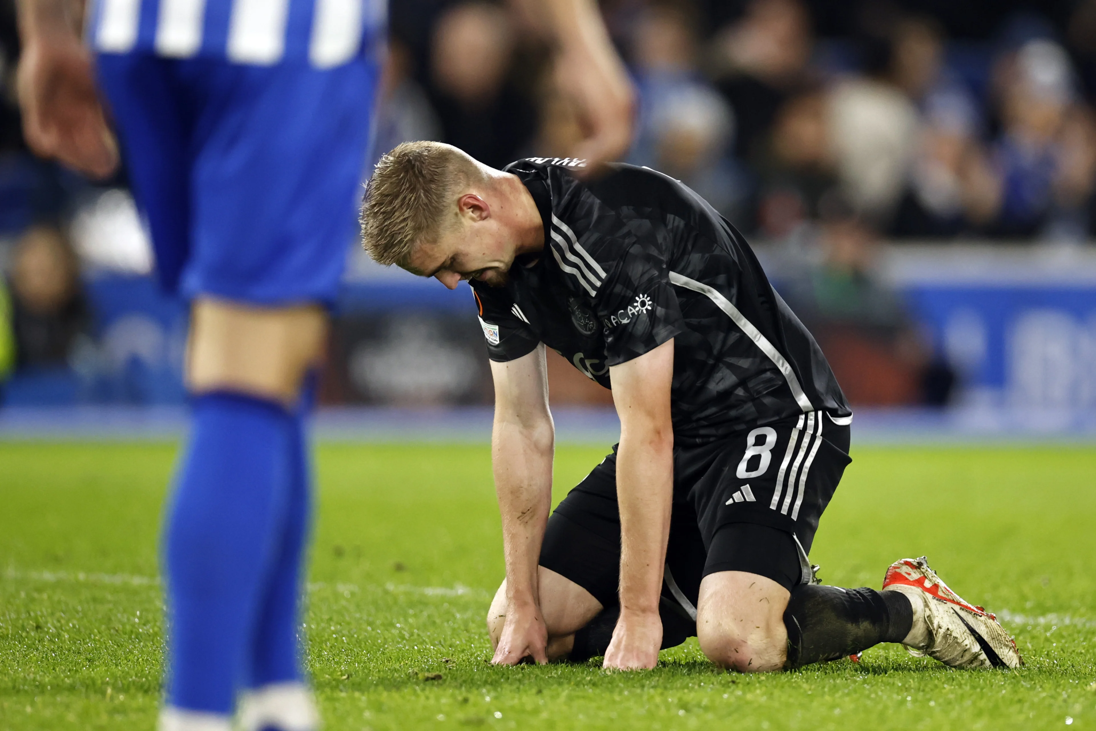 Gifbeker Ajax nog niet leeg: Amsterdammers verliezen ook bij Brighton