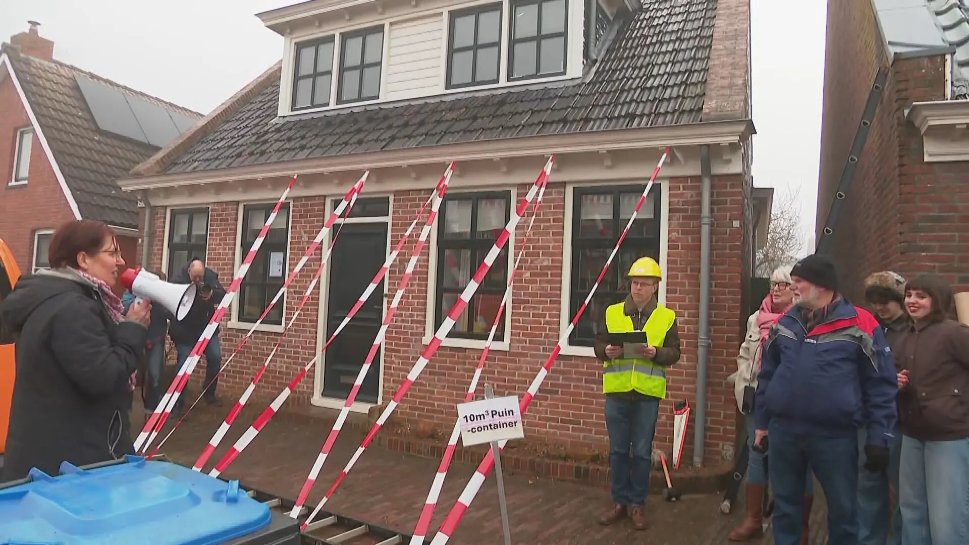 'Ga terug naar start': ludieke actie toont frustratie over versterking in Loppersum