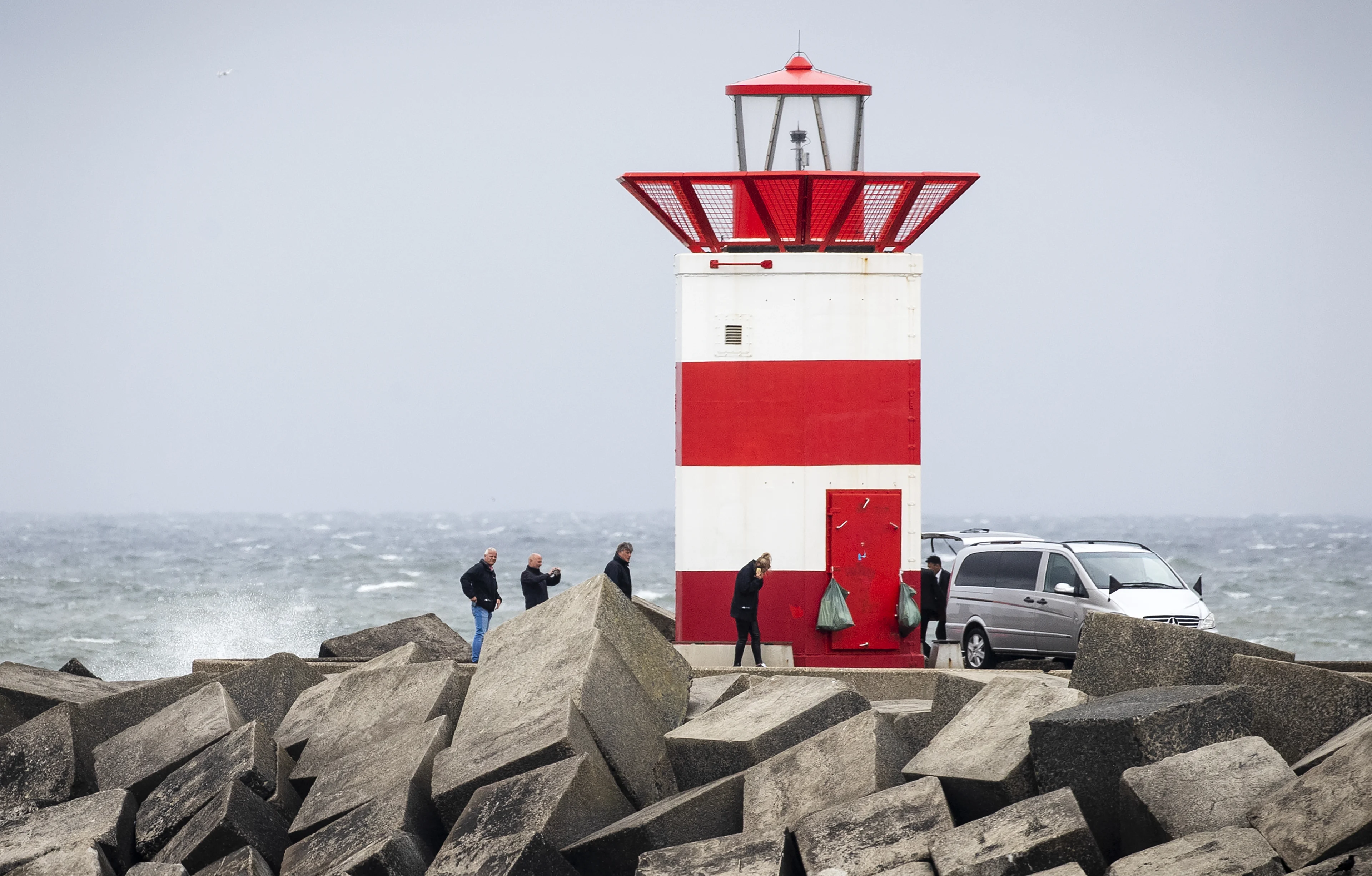 Lichaam vermiste surfer Mathijs gevonden in haven Scheveningen