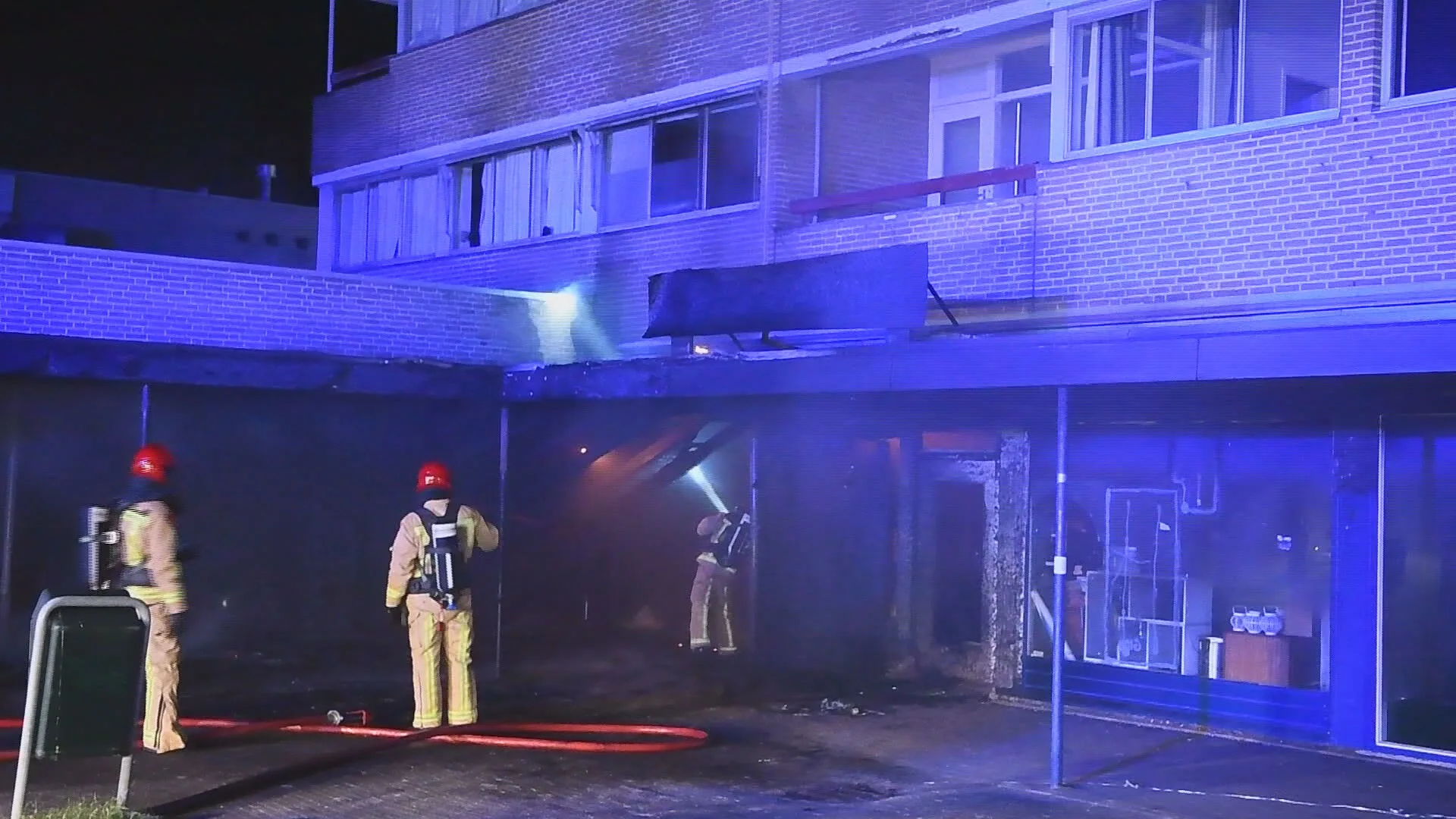 Grote brand in winkel onder appartementencomplex Bladel, tien woningen ontruimd