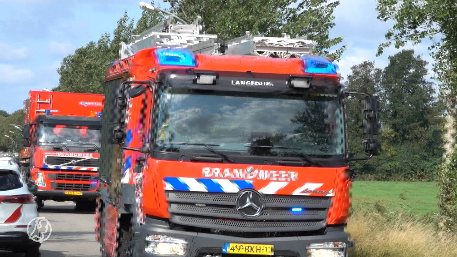 Grote brand in Hensbroek onder controle, nablussen nog urenwerk