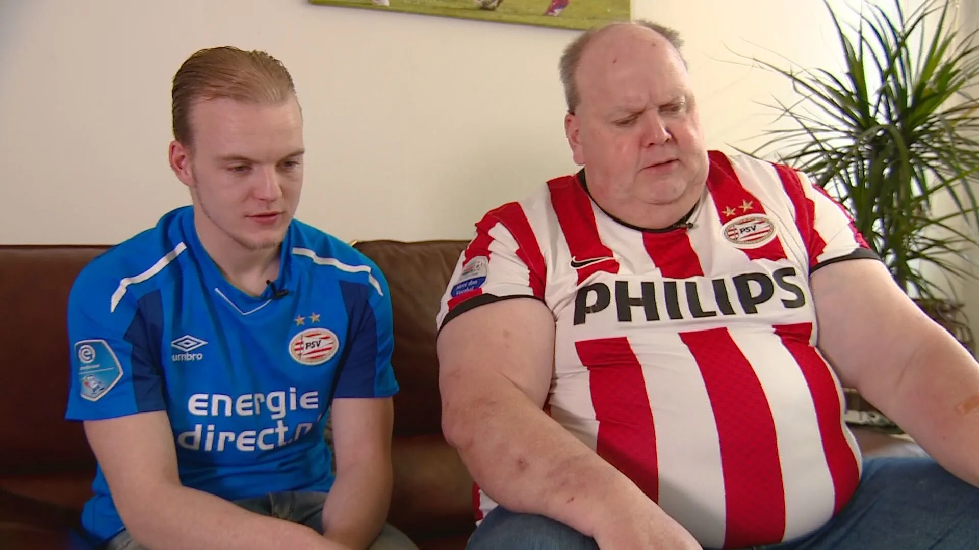 Voetbalfans beleven Eredivisie-topper zondag vanaf de bank: 'Je mist de geur van het gras'