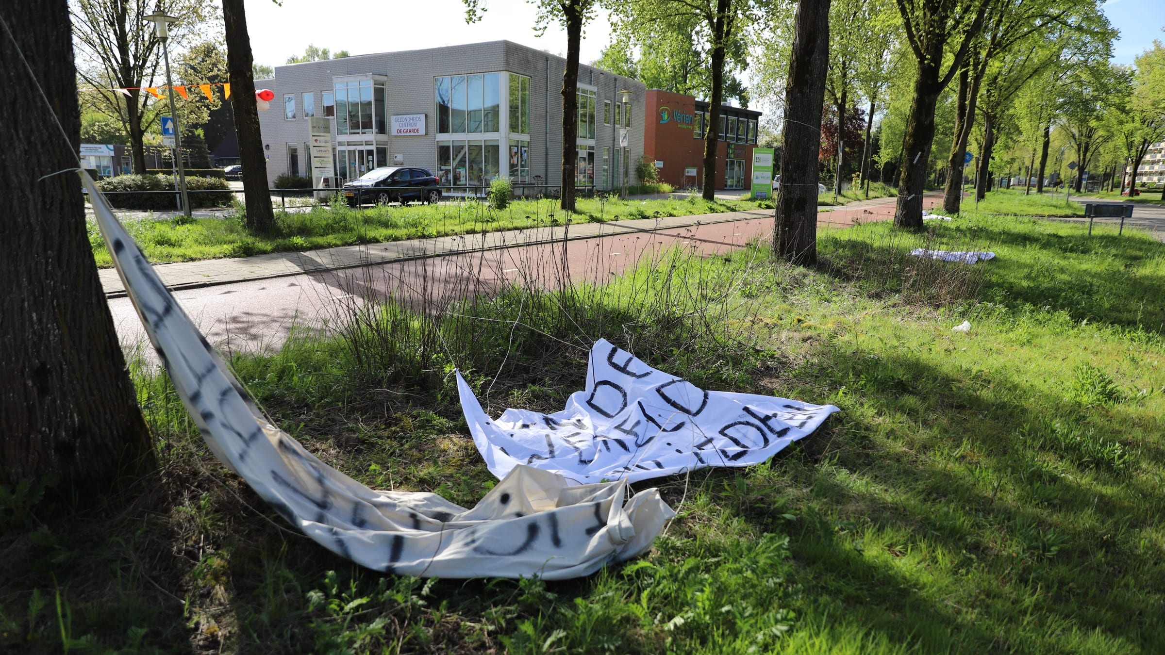 'Spandoeken vóór opvang in Apeldoornse wijk meteen weggehaald'