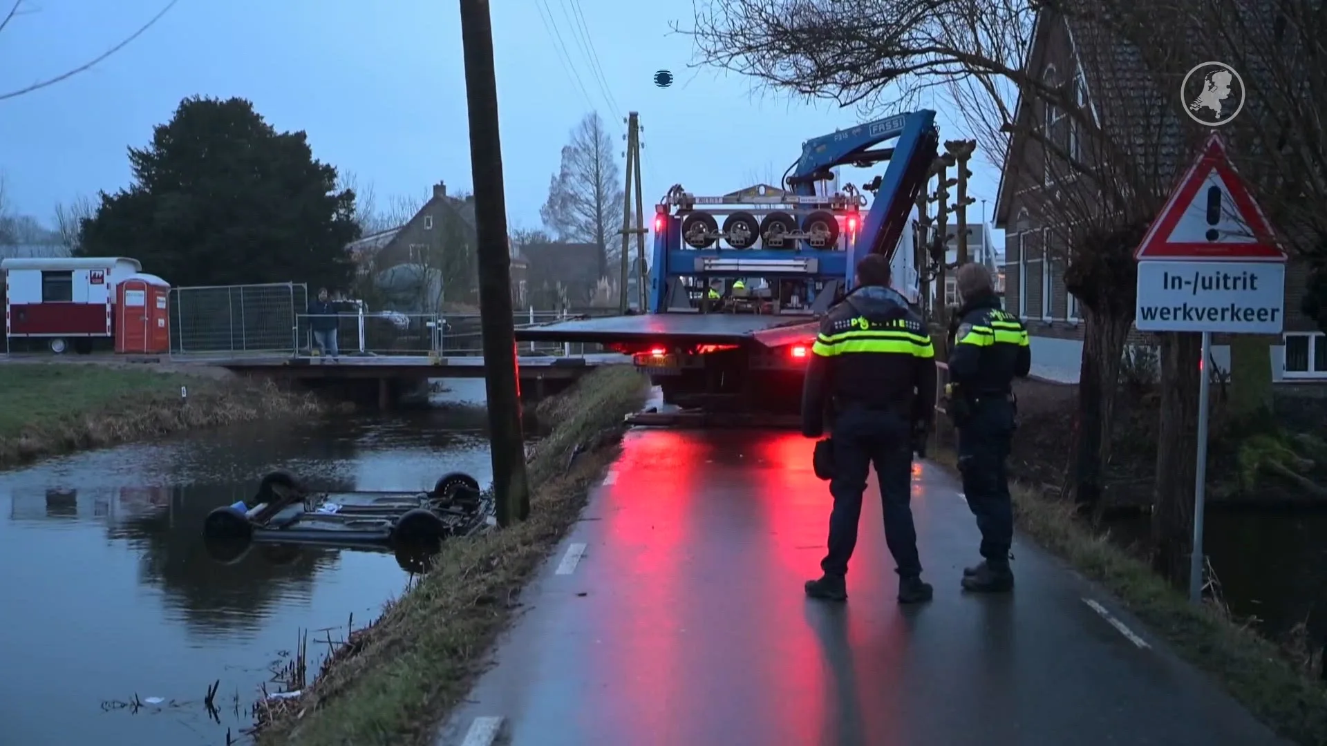 Auto te water in Driebruggen: bestuurder (21) overleden
