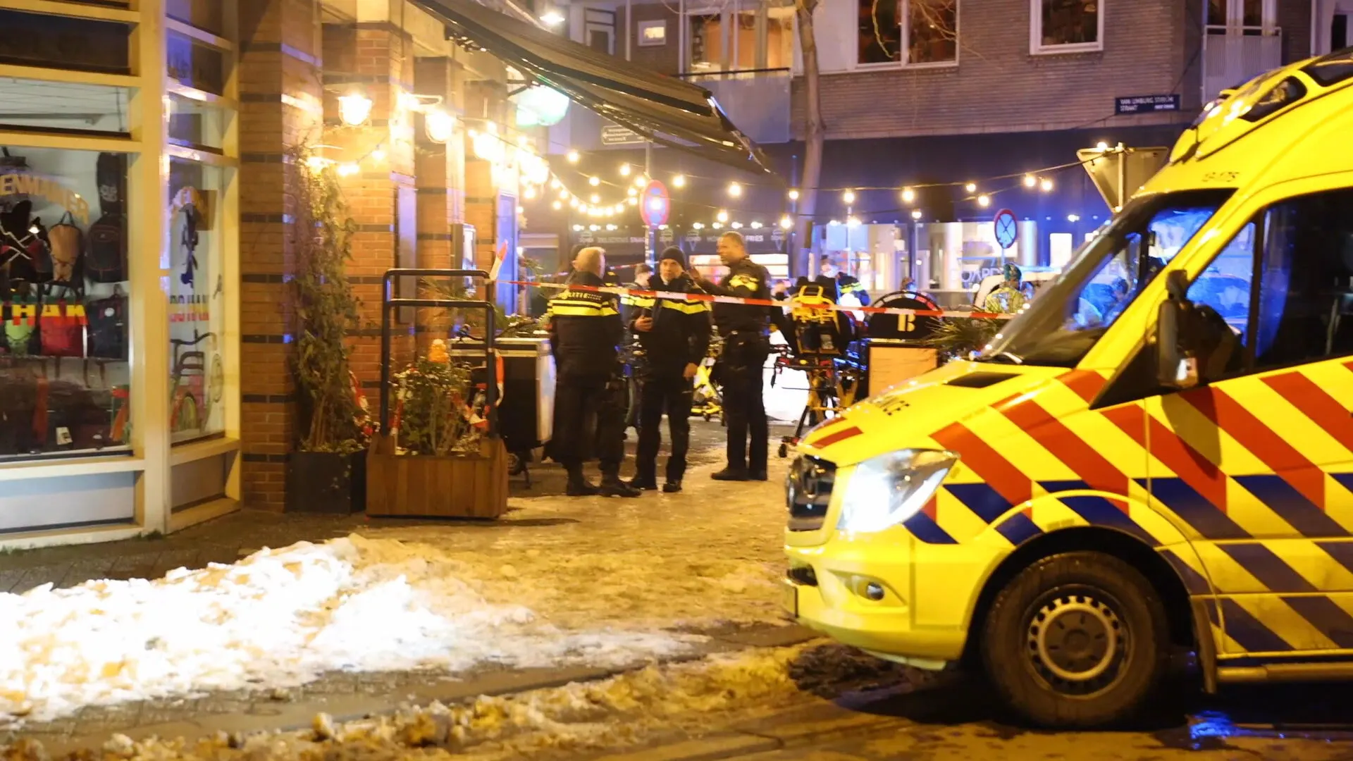 Dode bij schietpartij in Amsterdam, dader voortvluchtig