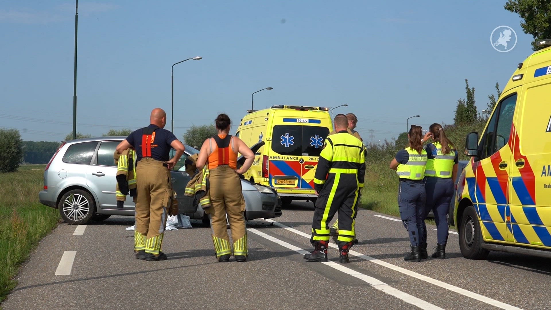 Drie gewonden, onder wie een minderjarige, bij botsing in Raamsdonksveer